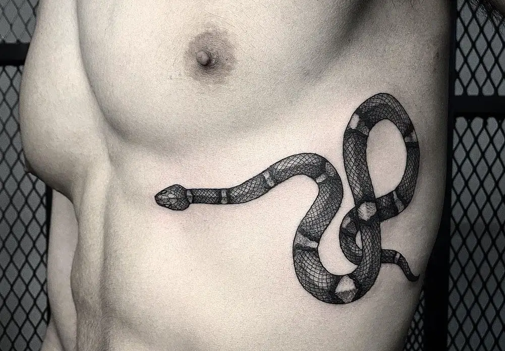 Tiny grass snake tattoo  Tattoogridnet