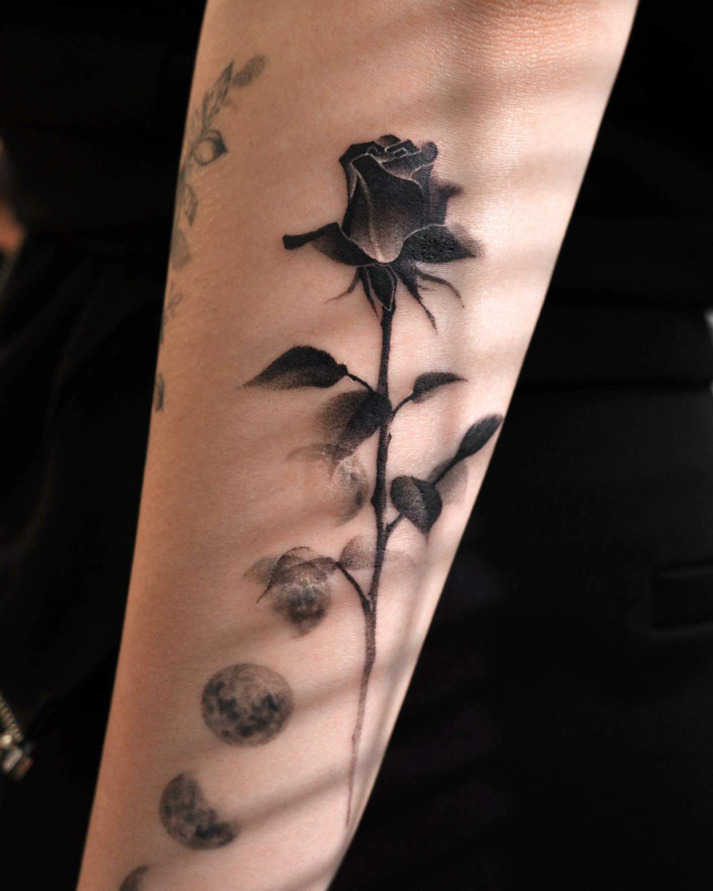 Rose Tattoo Ideas 15