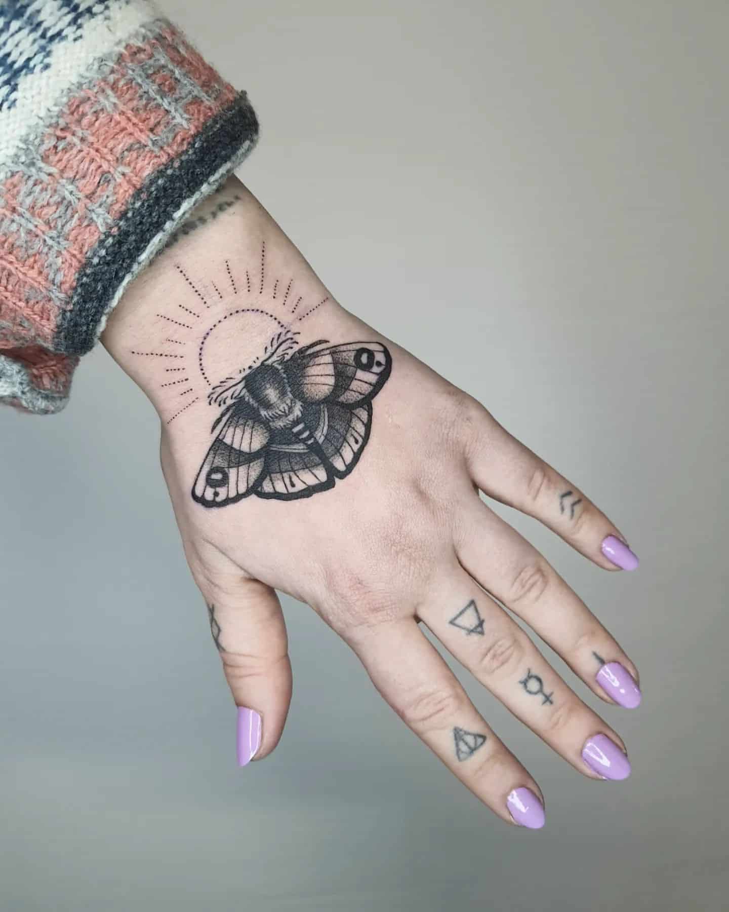 Hand Tattoo Ideas 44