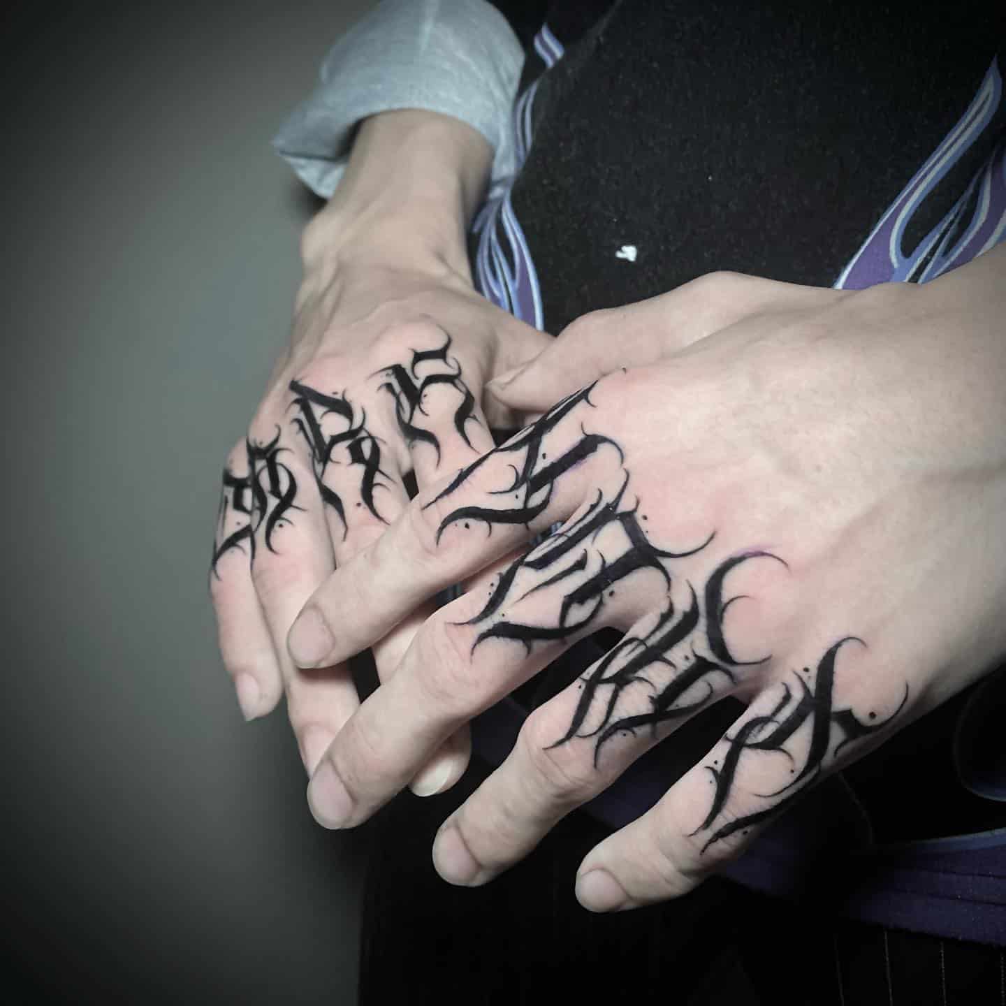 50 Awesome Finger Tattoo Ideas for Men & Women in 2023