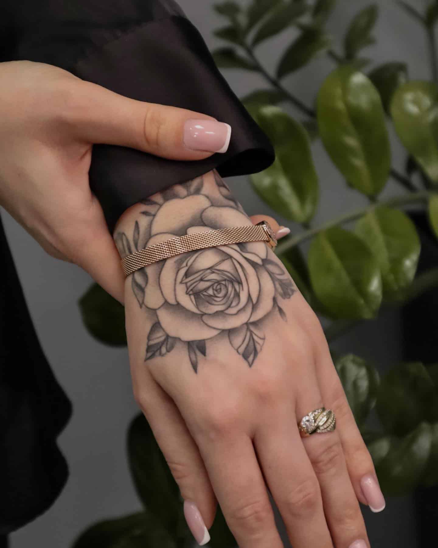 Hand Tattoo Ideas 22