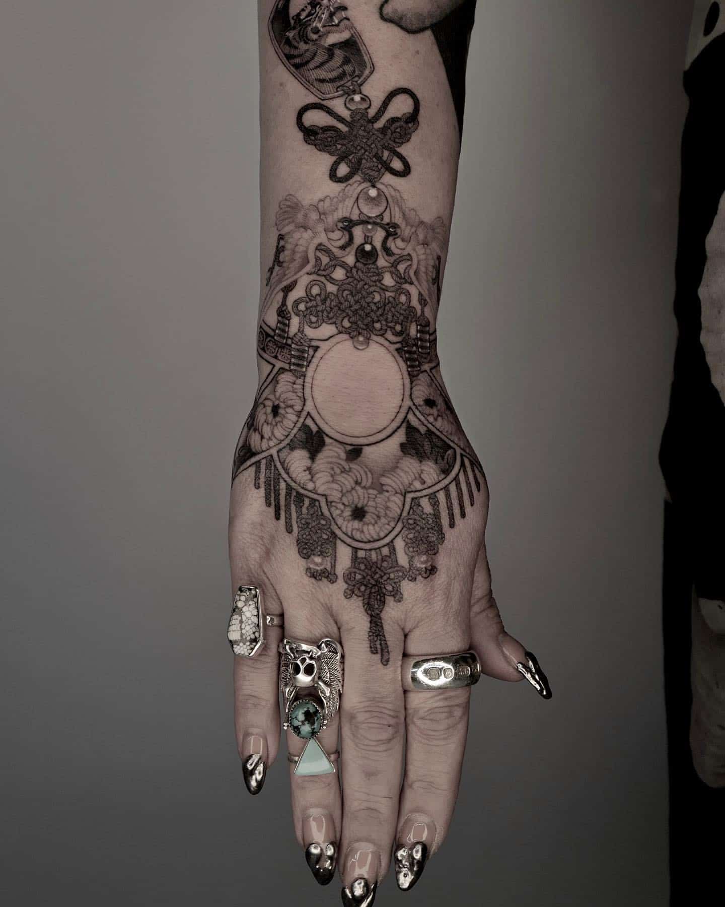 Hand Tattoo Ideas 26