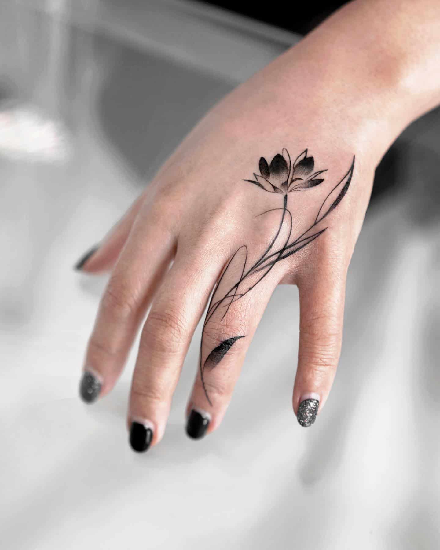 100 Best Inner & Side Finger Tattoos with Meaning [2024 Designs]-cheohanoi.vn