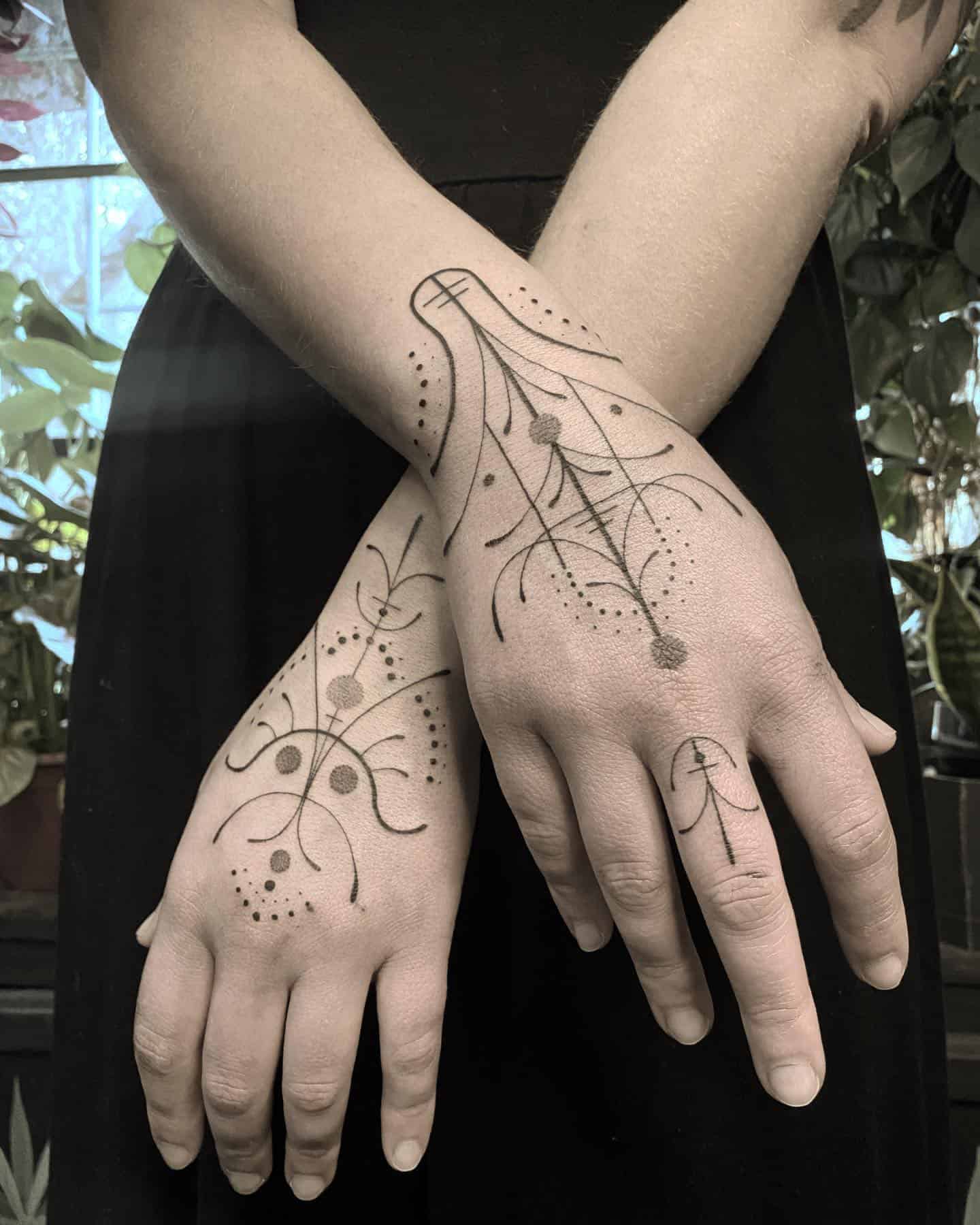 Hand Tattoo Ideas 35