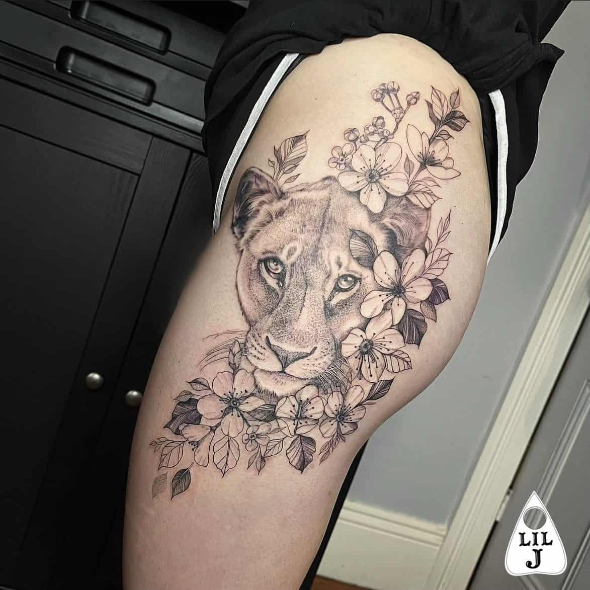 Black & Grey Thigh Tattoo | Donatas Lasys - TrueArtists
