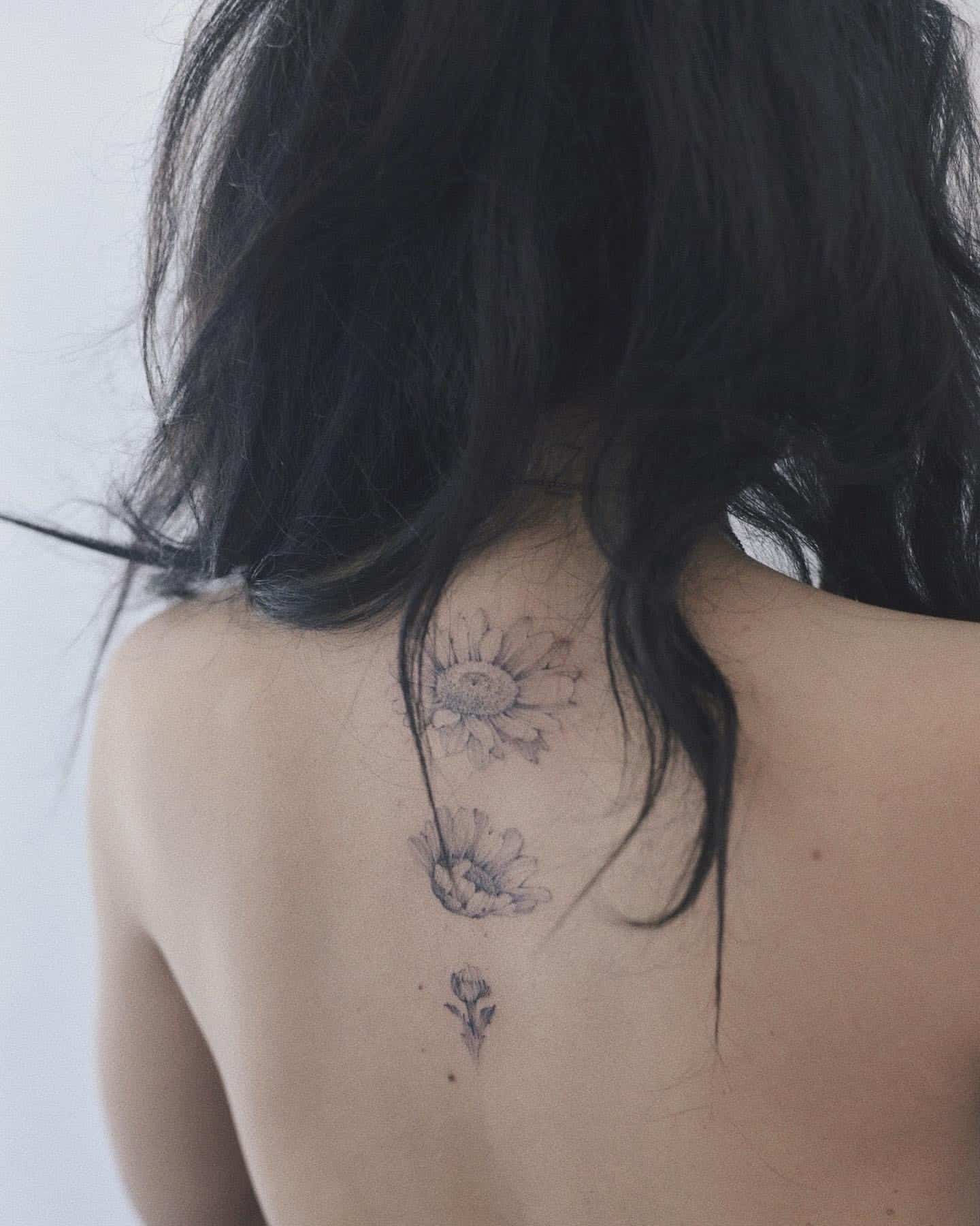 30+ Trendy Back Neck Tattoo Designs For Women - Fashion Qween