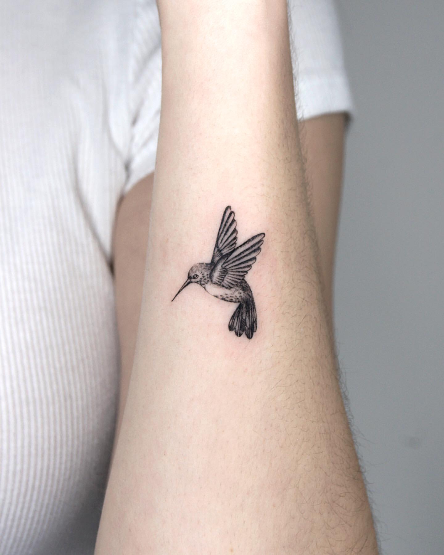 Hummingbird tattoo ideas for women