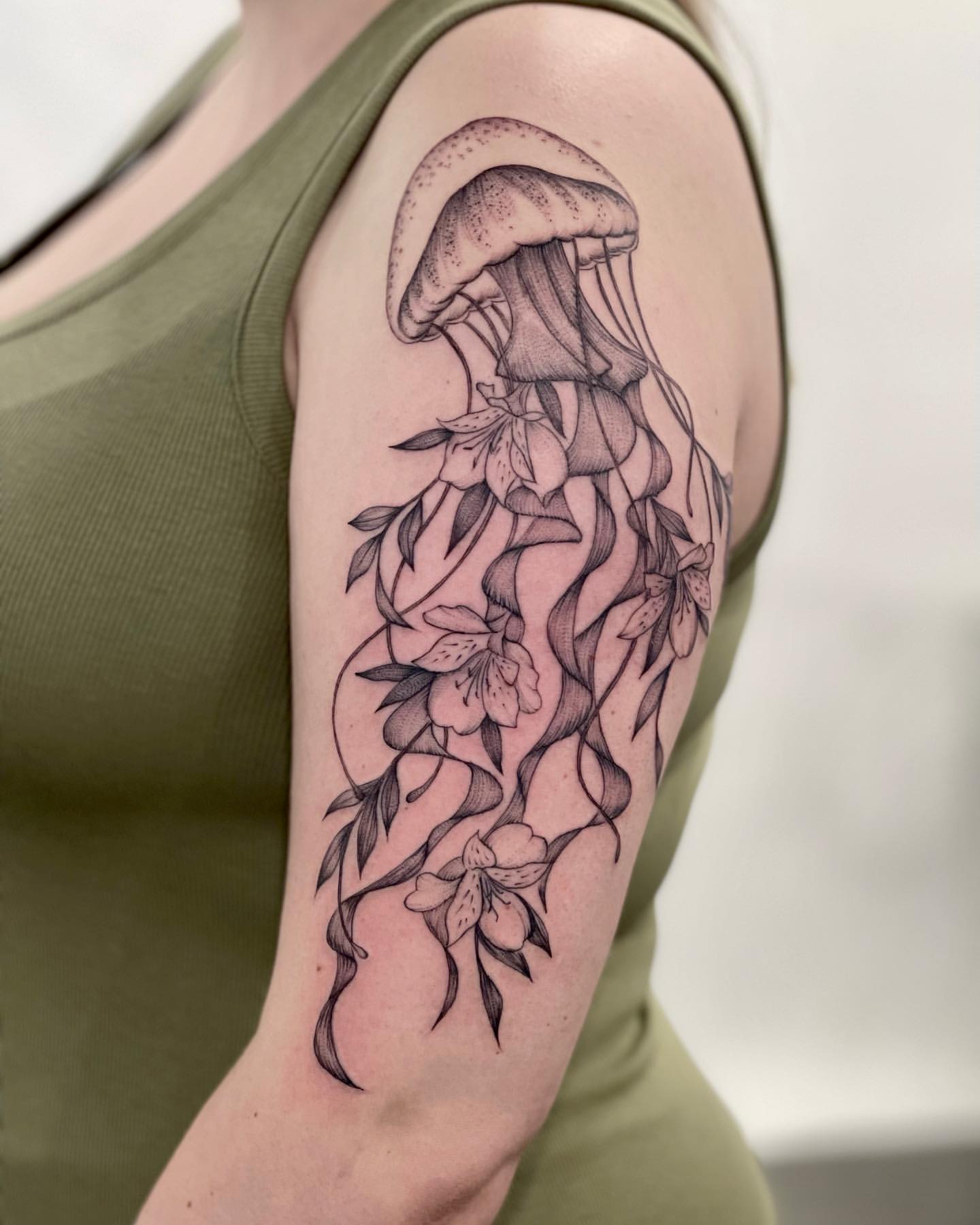 Jellyfish Tattoo Ideas 26