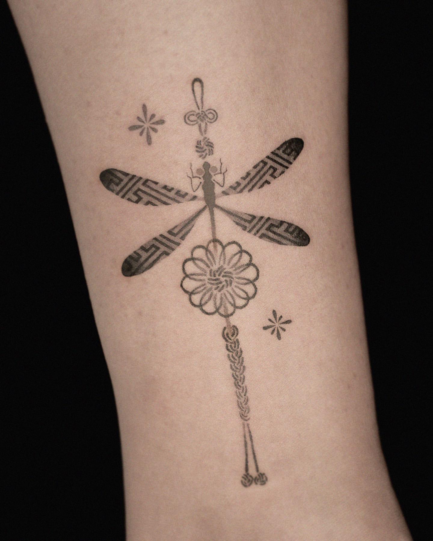 Dragonfly Tattoo Ideas 19