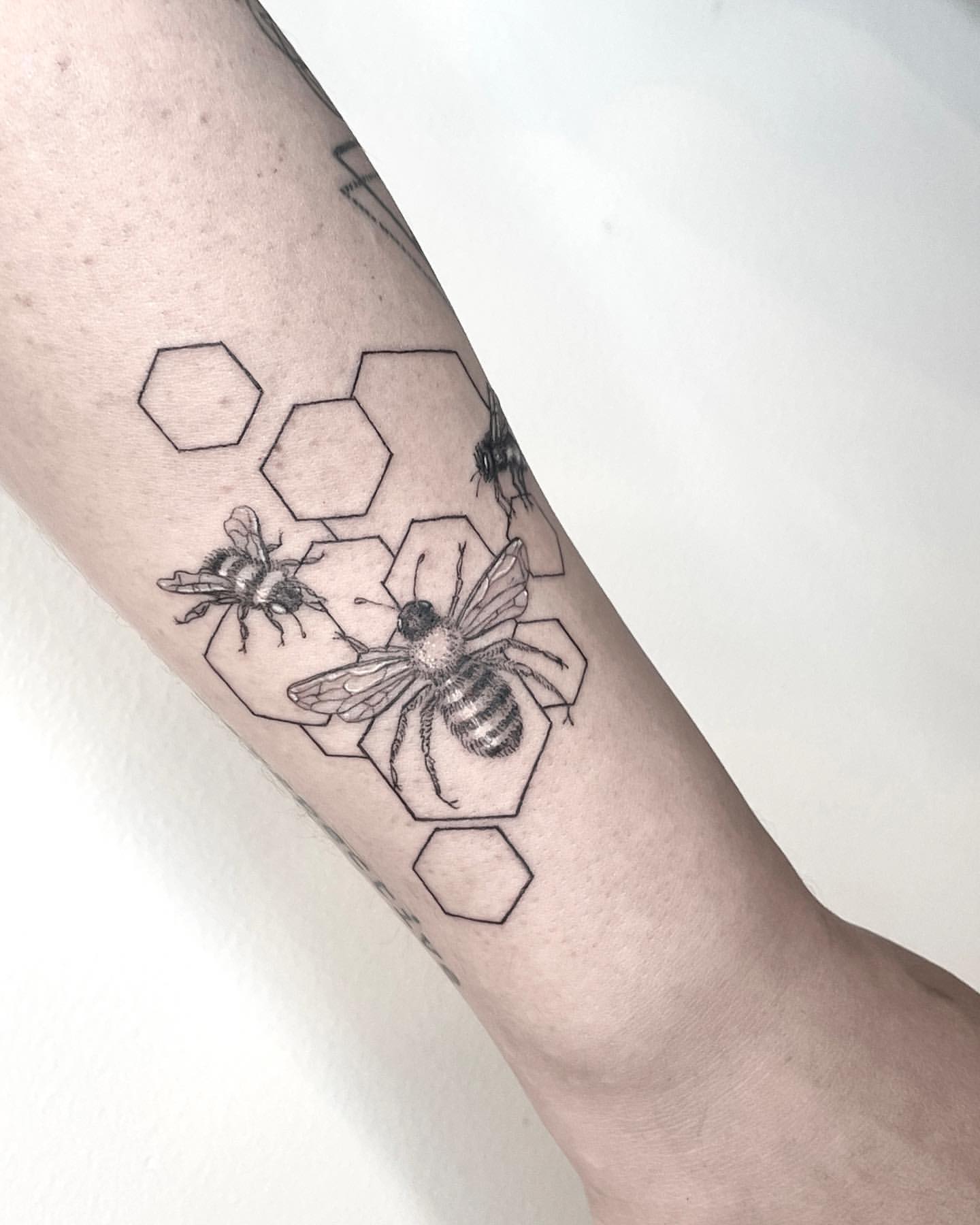 Bee Tattoo Ideas 25
