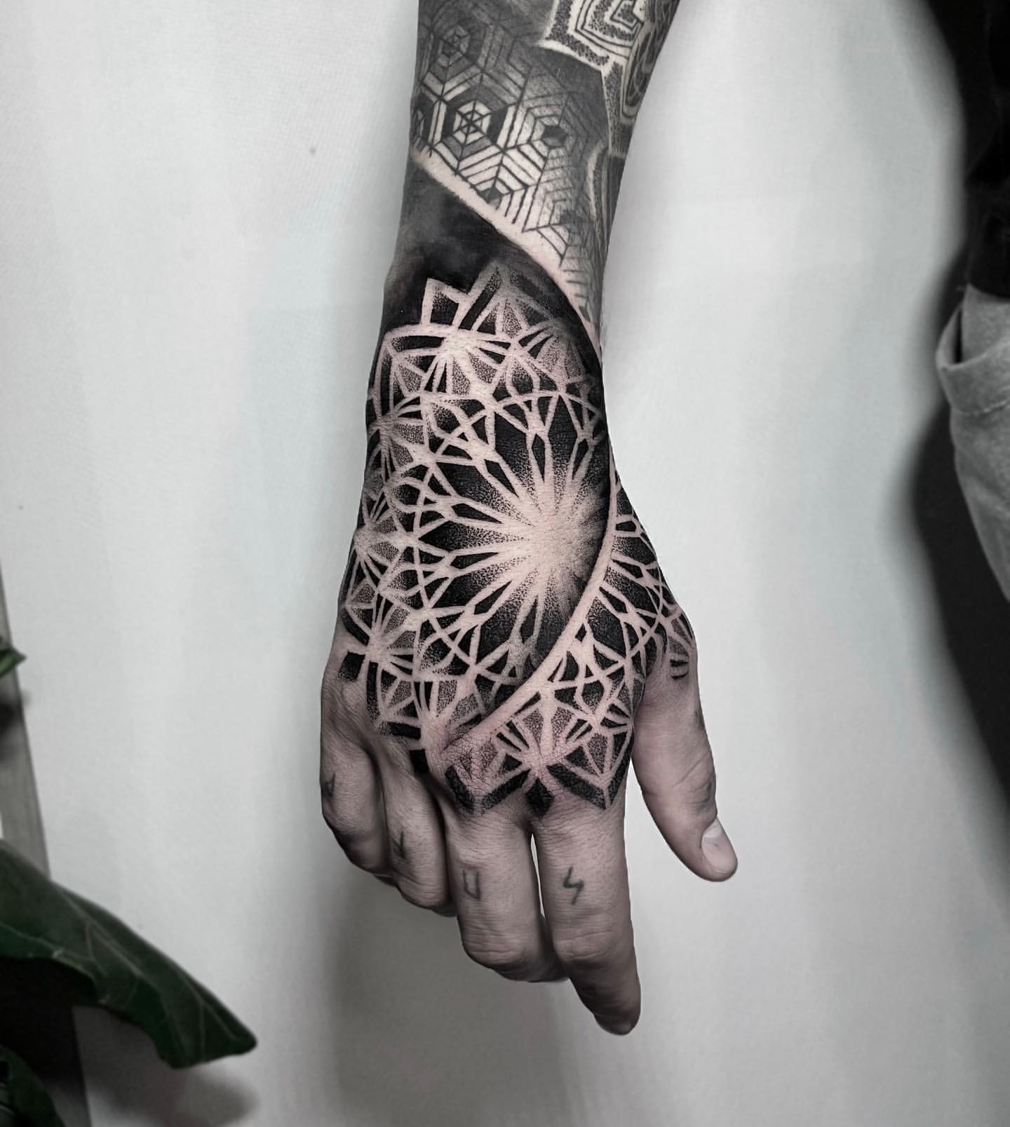 A mix of Geometrica and... - Geometric Tattoo Designs | Facebook