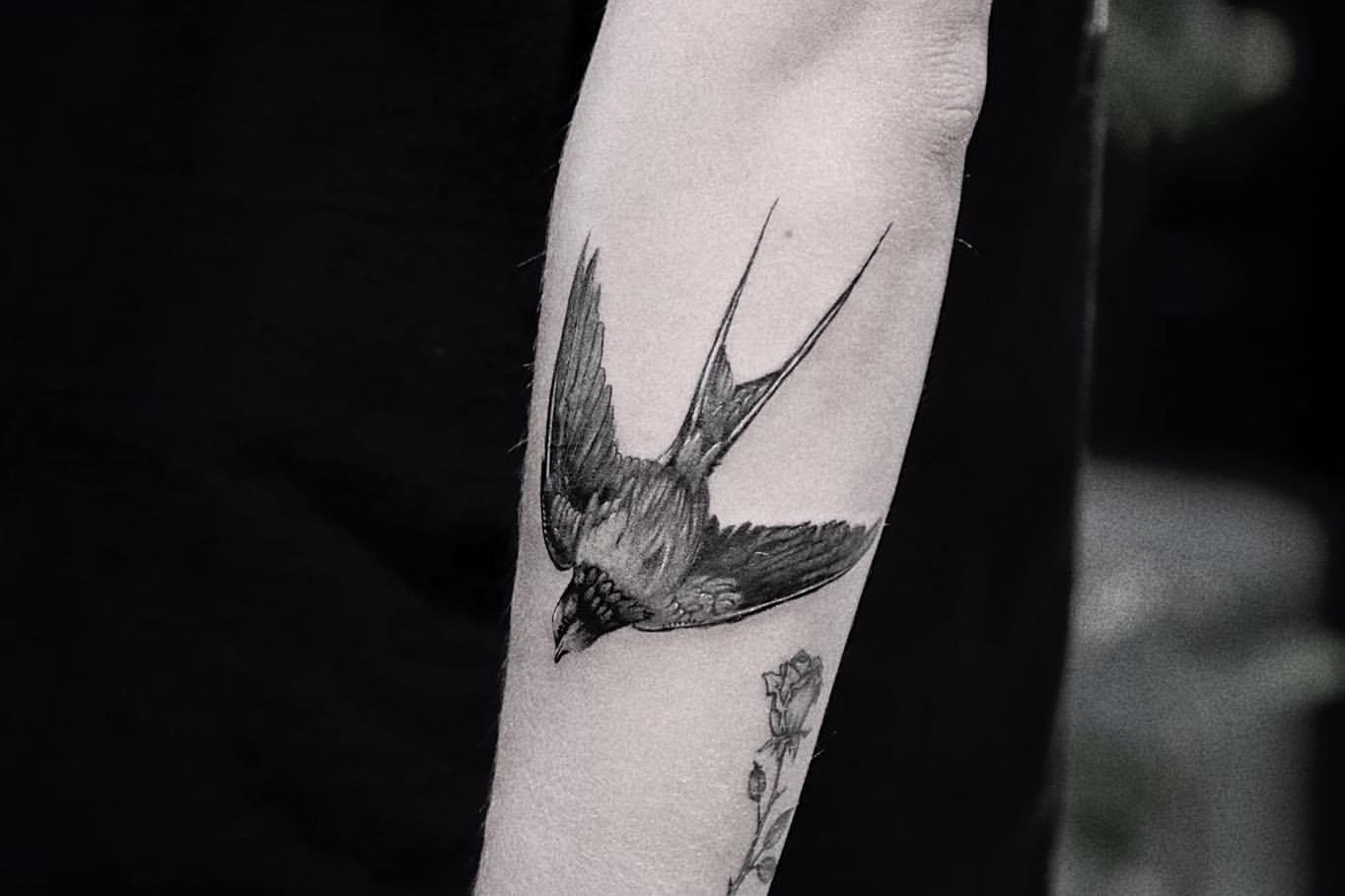 Sparrow Tattoo Ideas 40