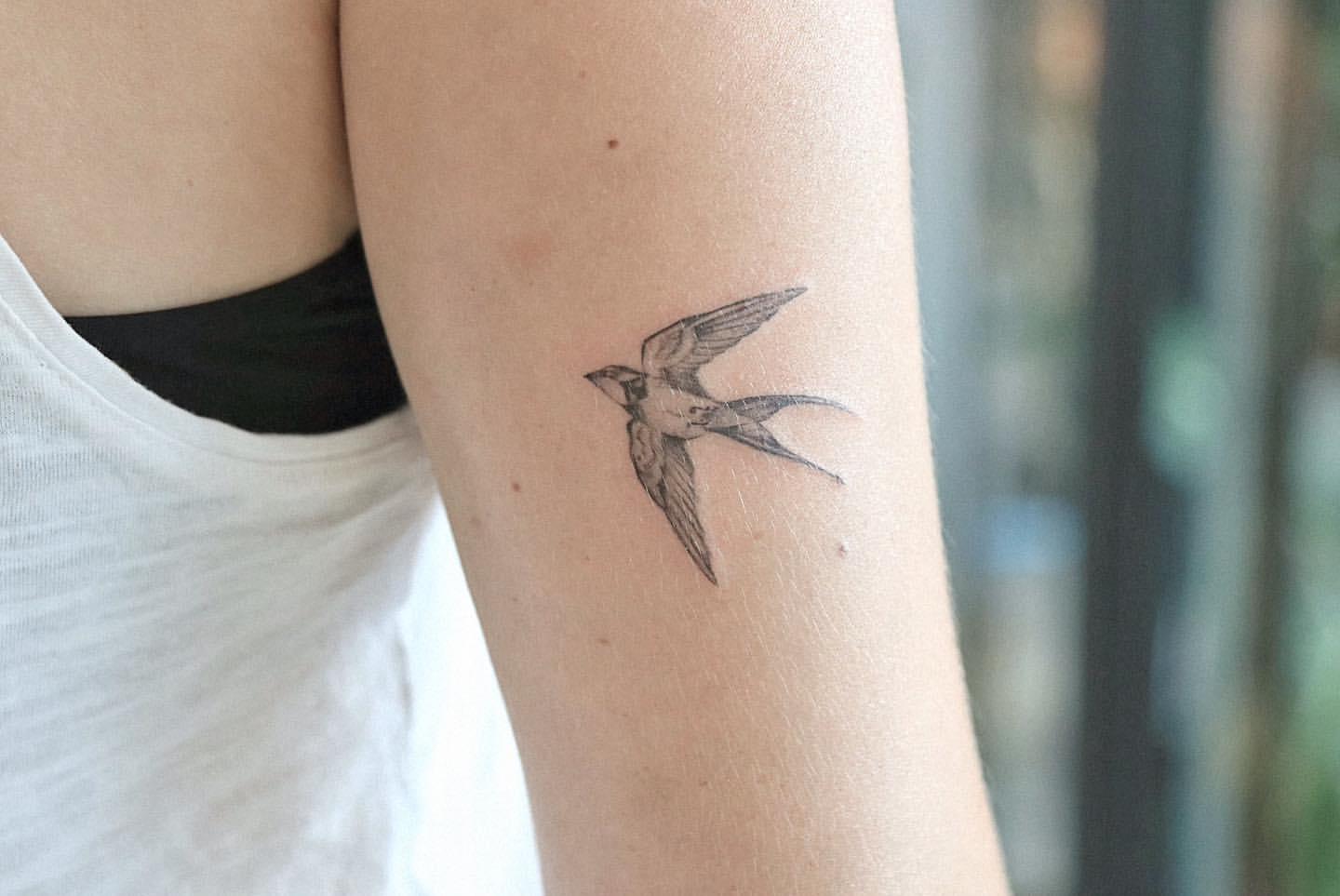 Sparrow Tattoo Ideas 39