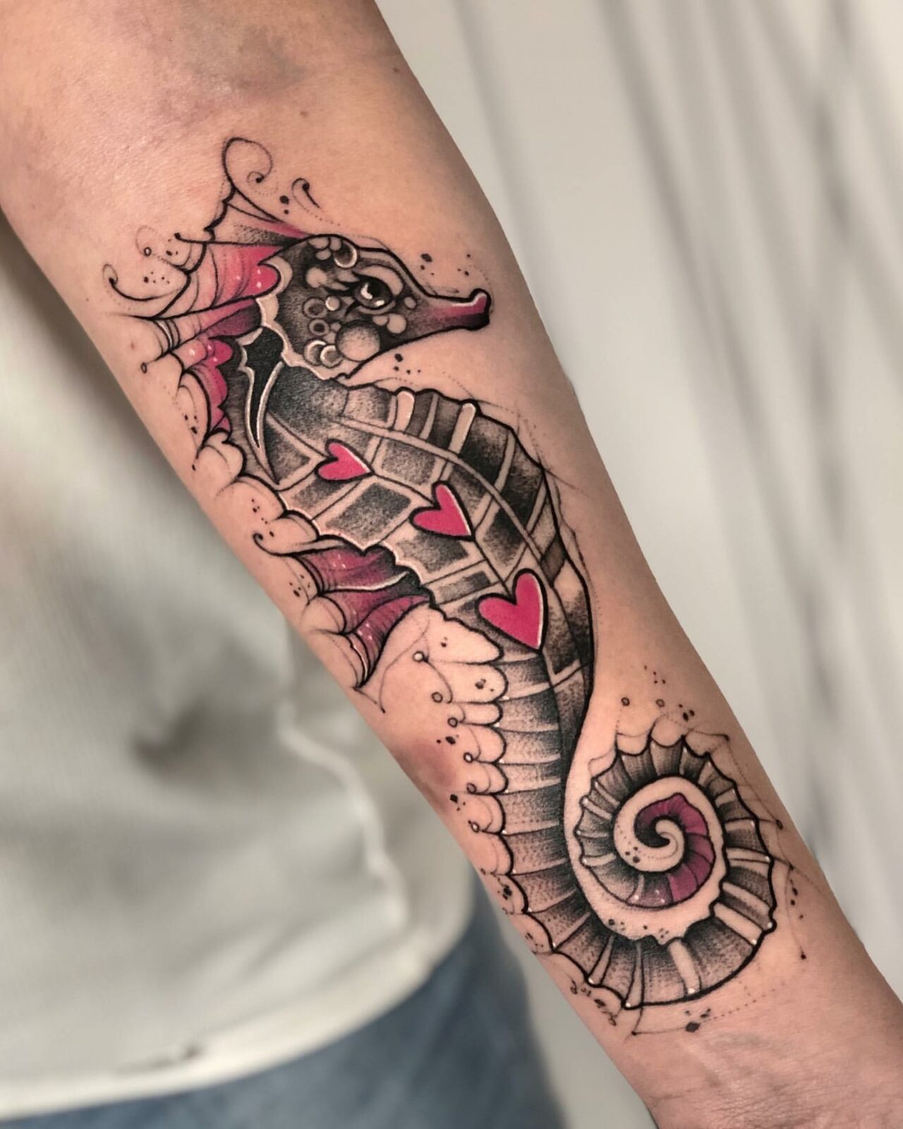 30 Vibrant and Captivating Seahorse Tattoo Ideas for Men & Women in 2024