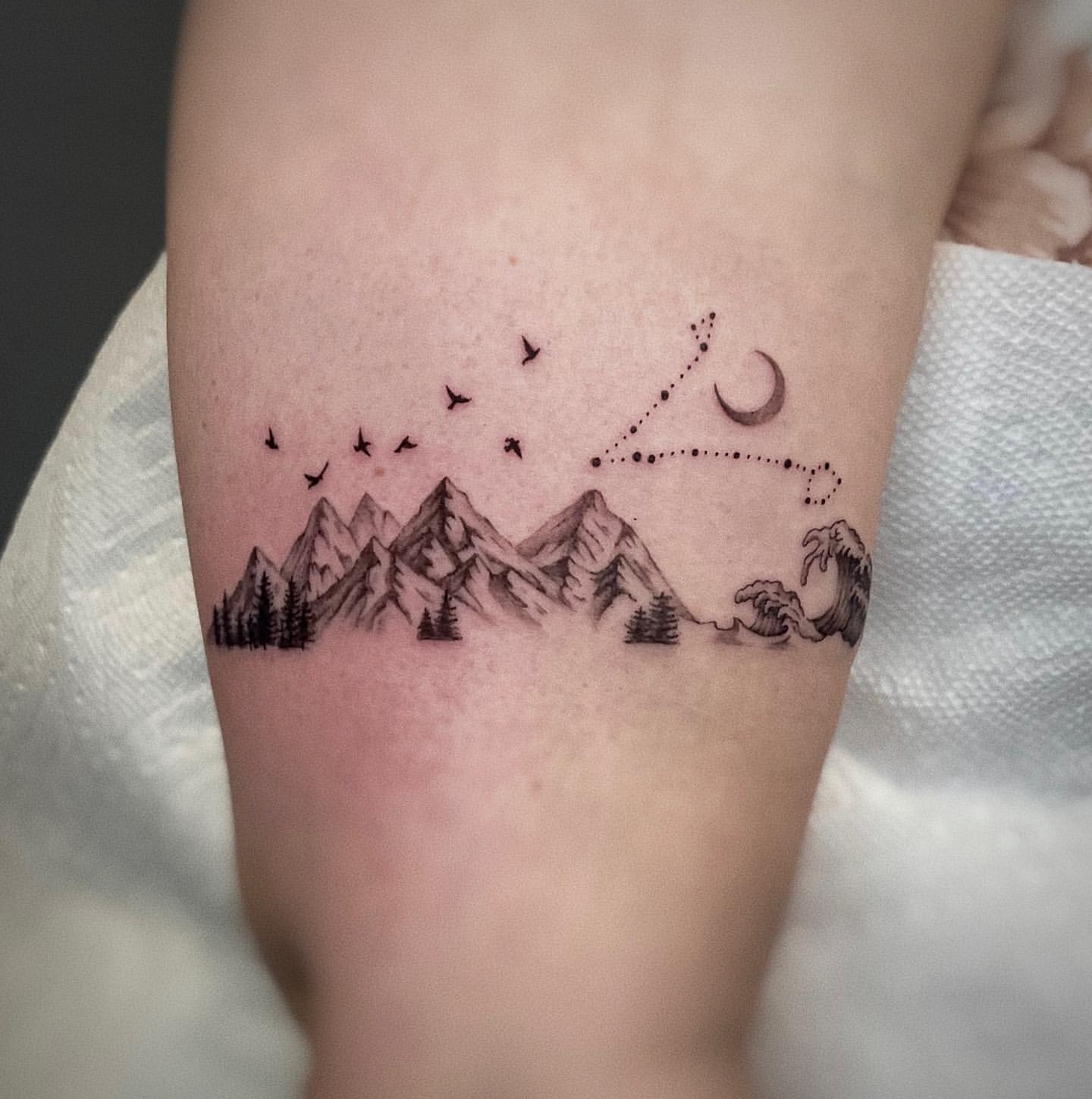 Mountain silhouette tattoo | Tattoos and piercings, Tattoos, Silhouette  tattoos
