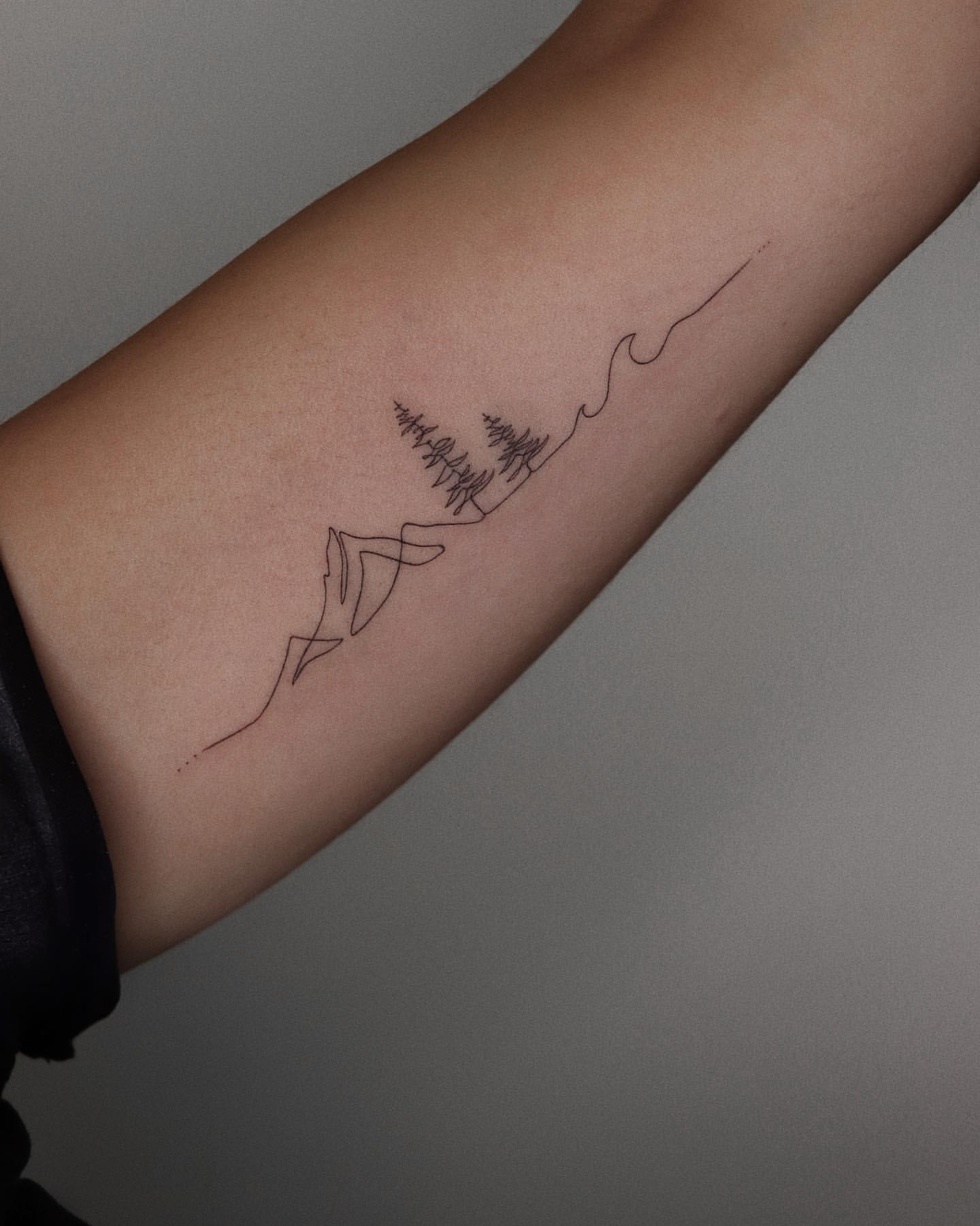 1 line mountain tattoo
