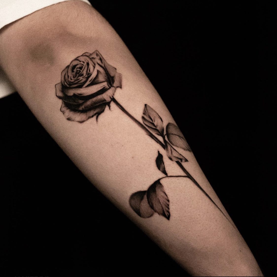 Black Rose Tattoo Ideas 19