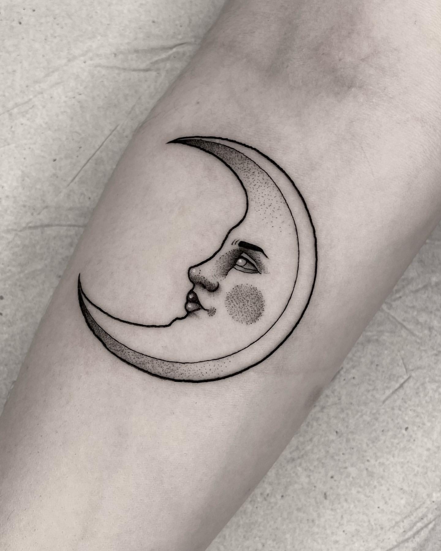 Moon Tattoo Ideas 11