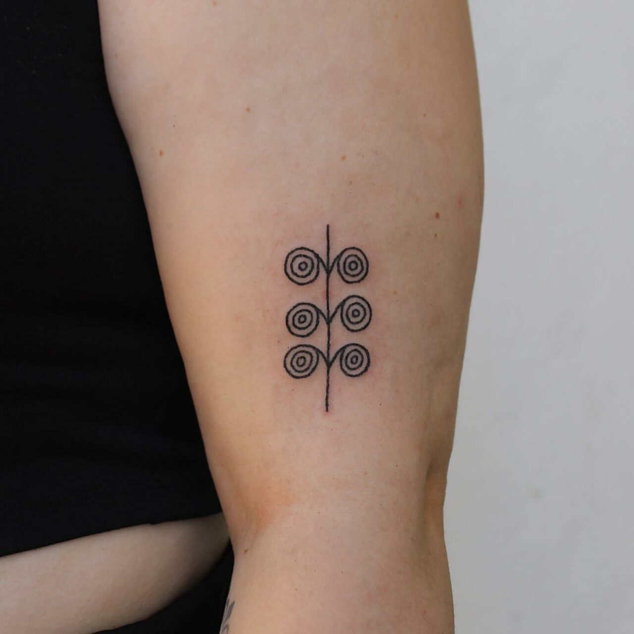 35 Incredible Stick-and-Poke Tattoo Ideas for Men & Women in 2024