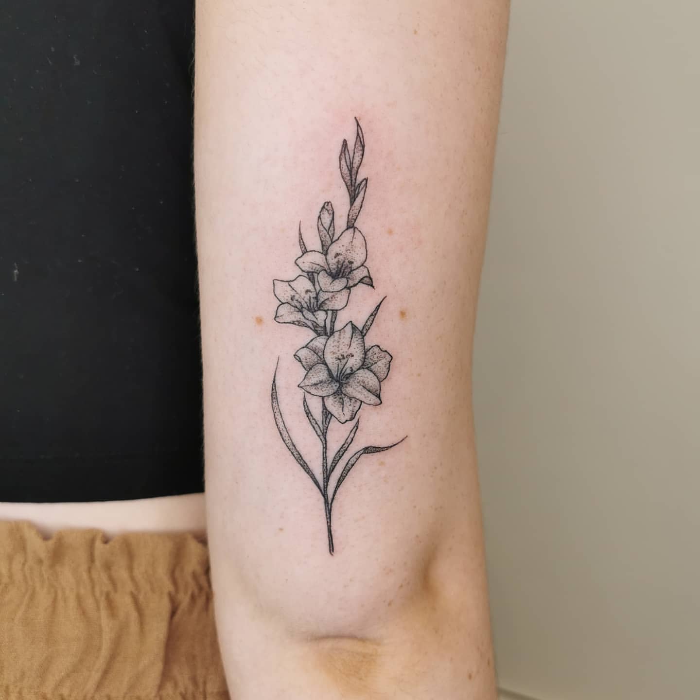 Gladiolus Tattoo Ideas 8