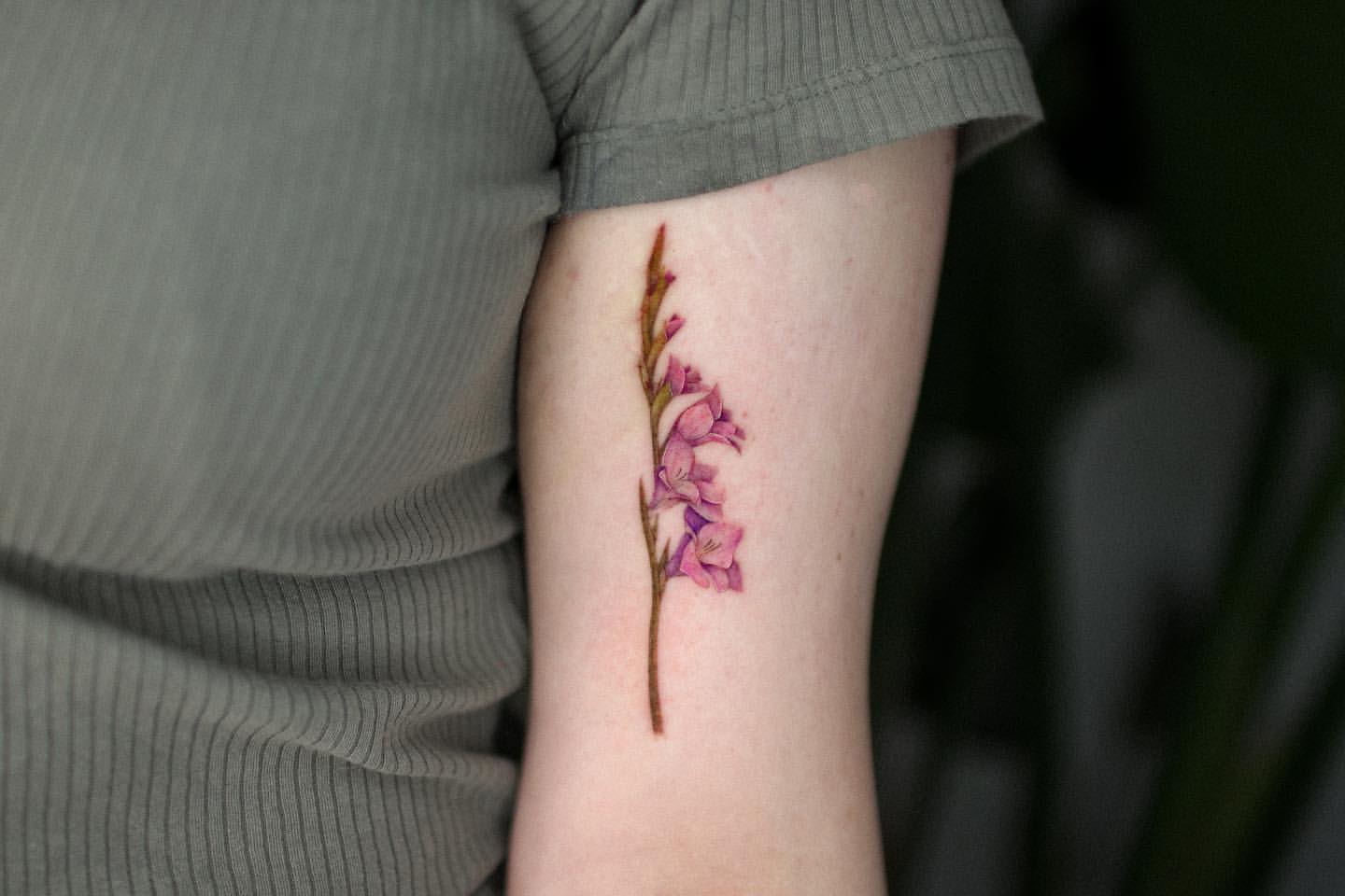 Gladiolus Tattoo Ideas 9