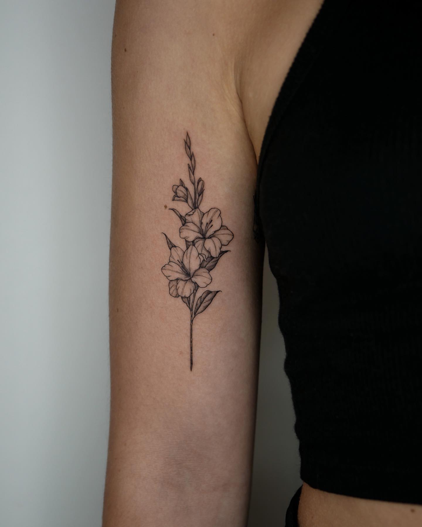 Gladiolus Tattoo Ideas 14
