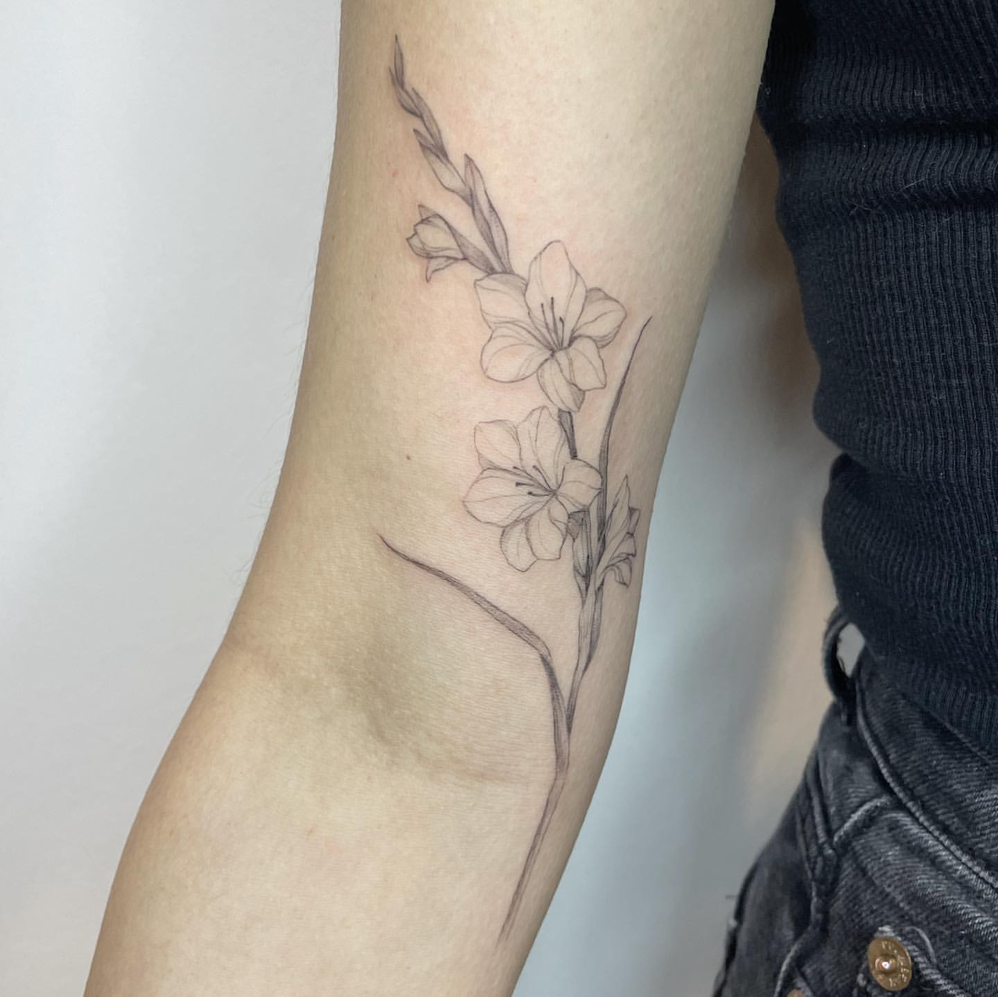 Gladiolus Tattoo Ideas 18