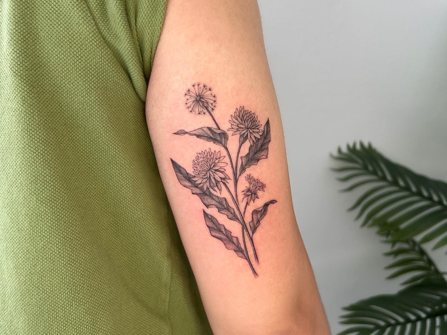 Dandelion Tattoo Ideas 19