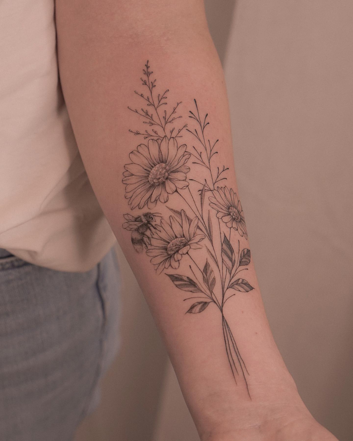 Daisy Tattoo Ideas 9