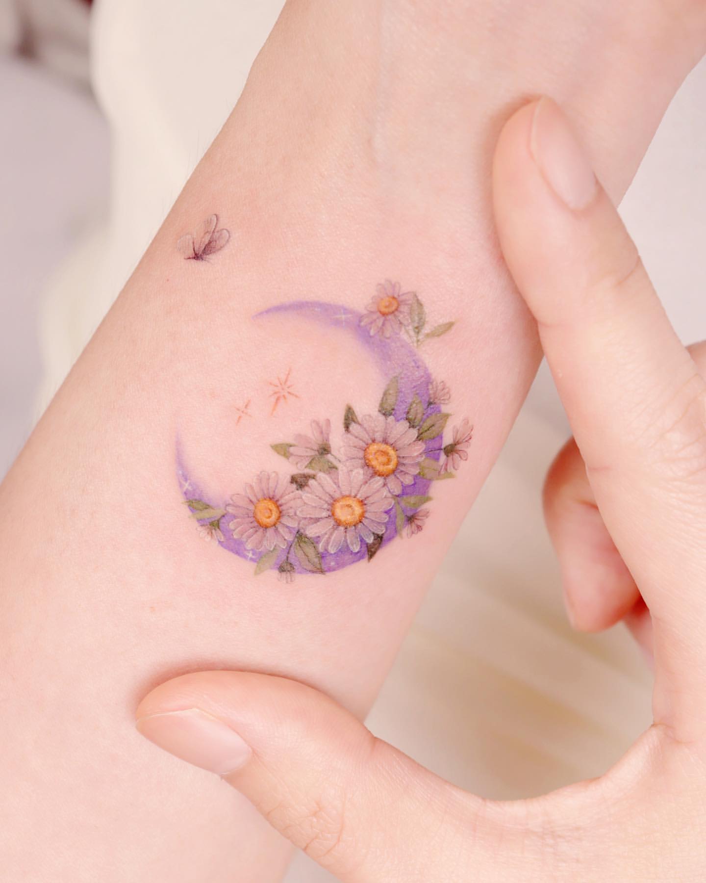 Daisy Tattoo Ideas 17