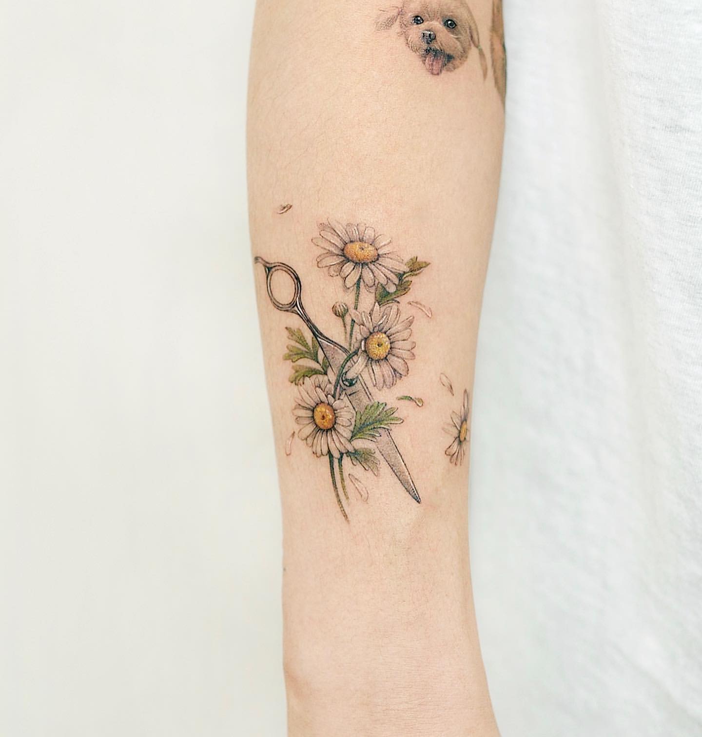 Daisy Tattoo Ideas 16