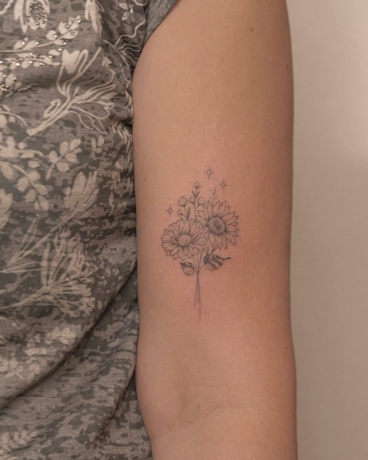 26 Pretty Daisy Tattoo Ideas to Inspire You in 2023