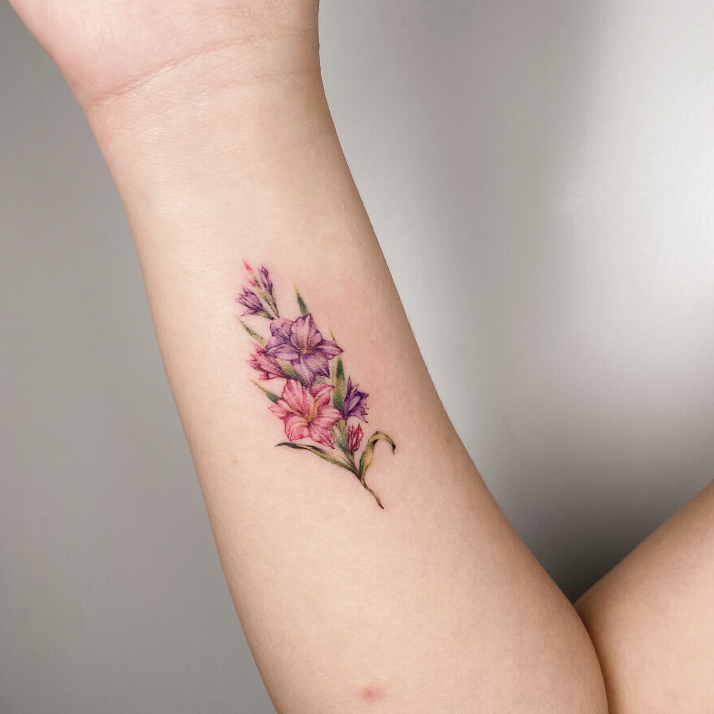 Gladiolus Tattoo Ideas 24