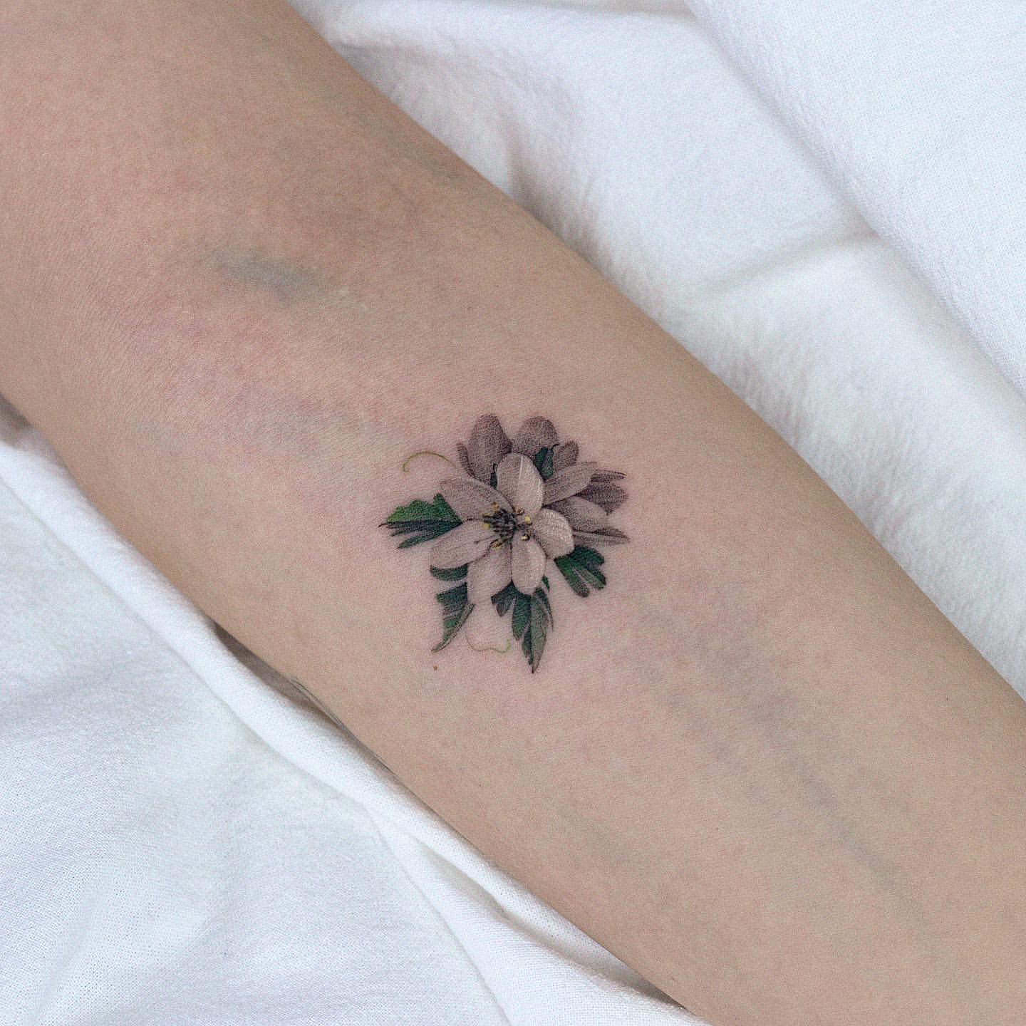 Small Flower Tattoo Ideas 1