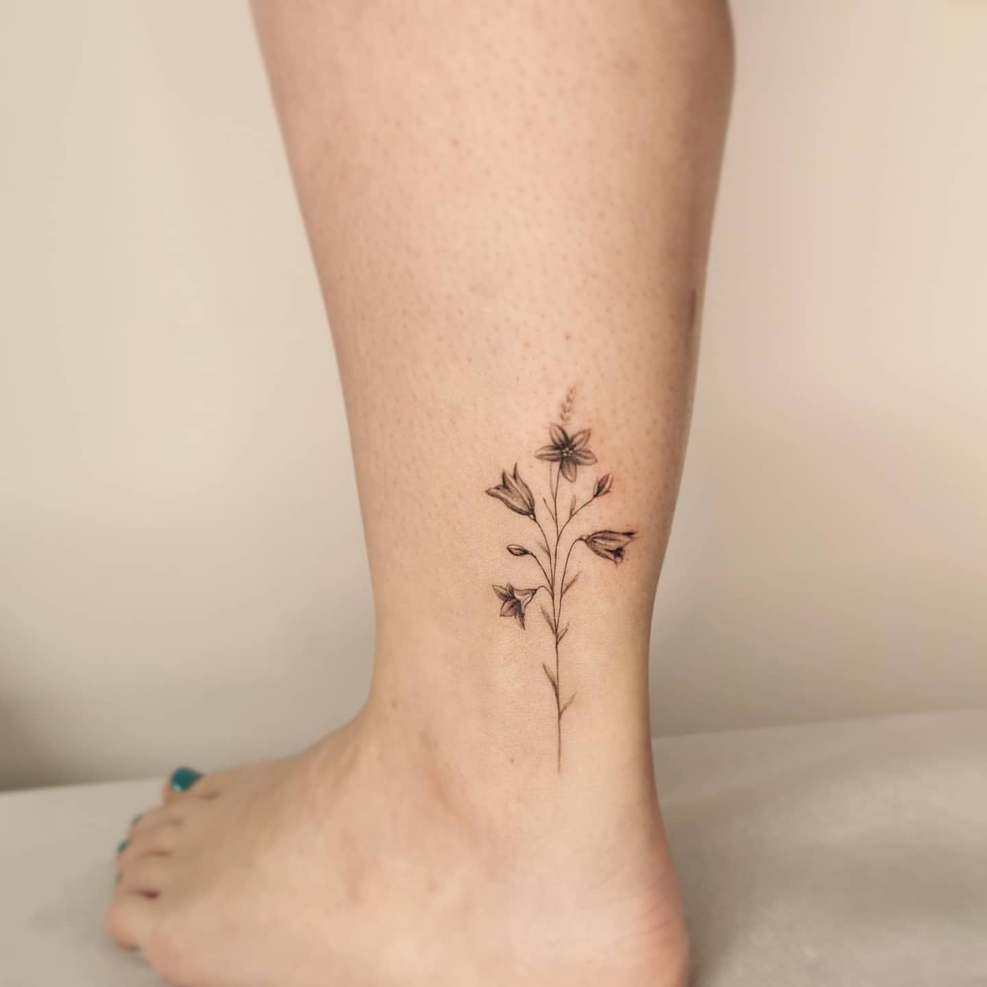 Small Flower Tattoo Ideas 16