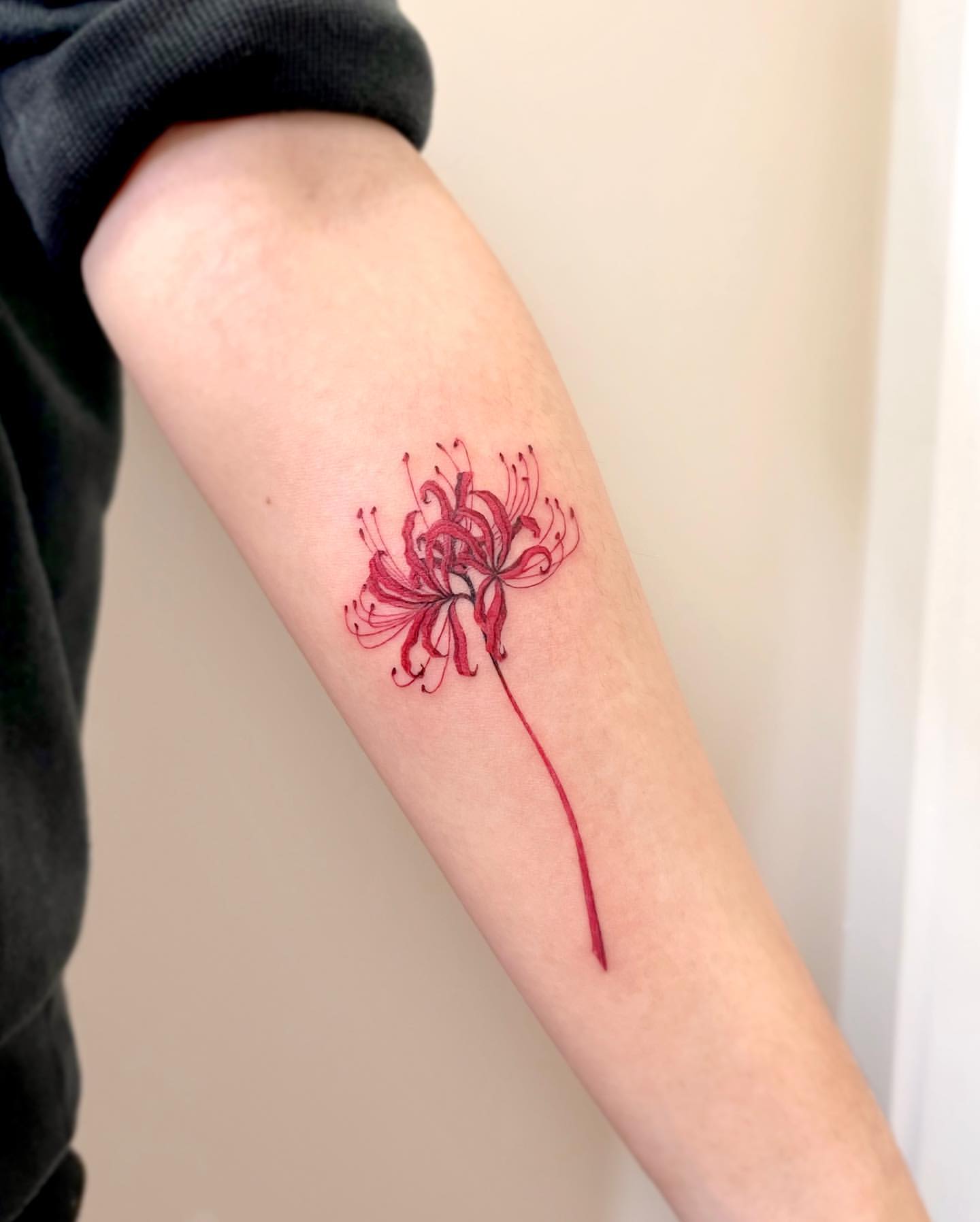 Spider Lily Tattoo Ideas 13