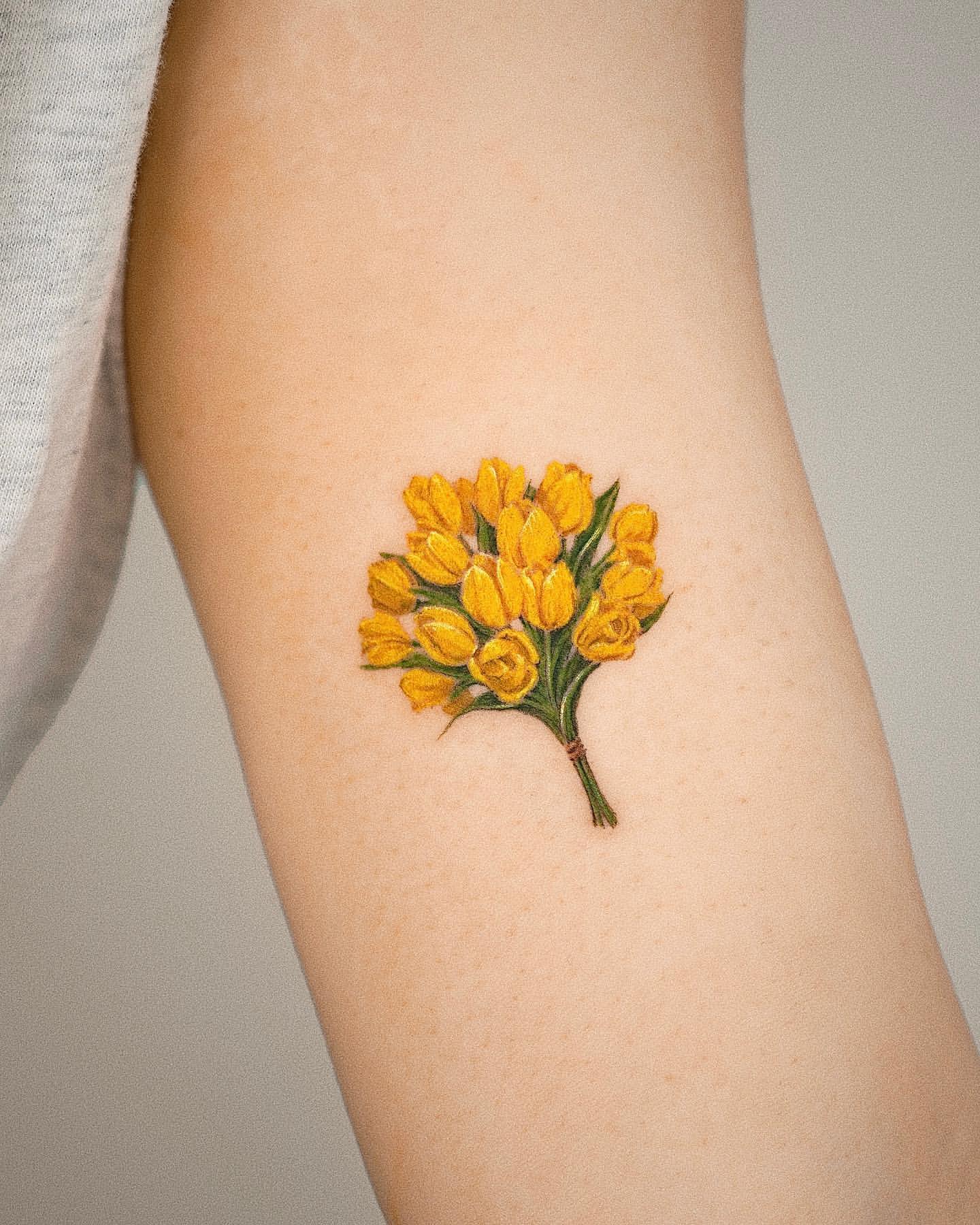 Tulip Tattoo Ideas 3