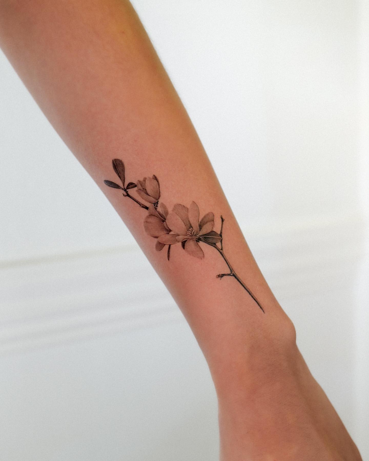 Magnolia Tattoo Ideas 13