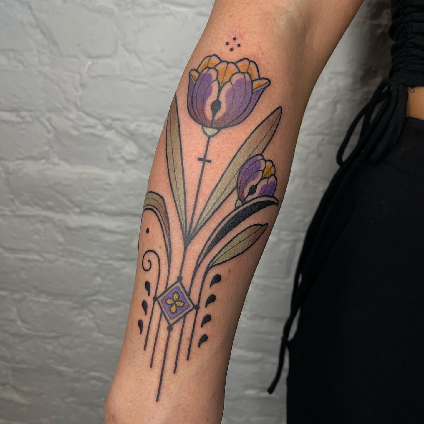 Tulip Tattoo Ideas 7