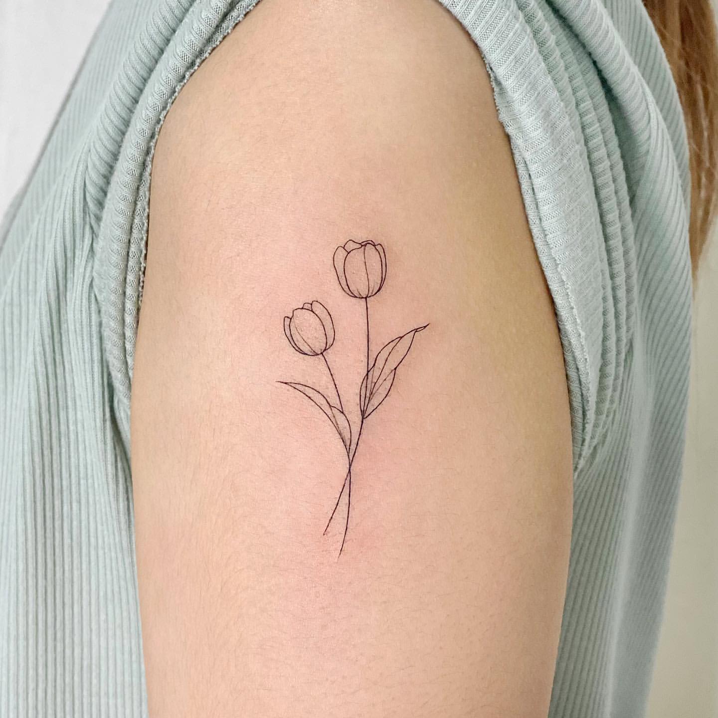 Tulip Tattoo Ideas 8