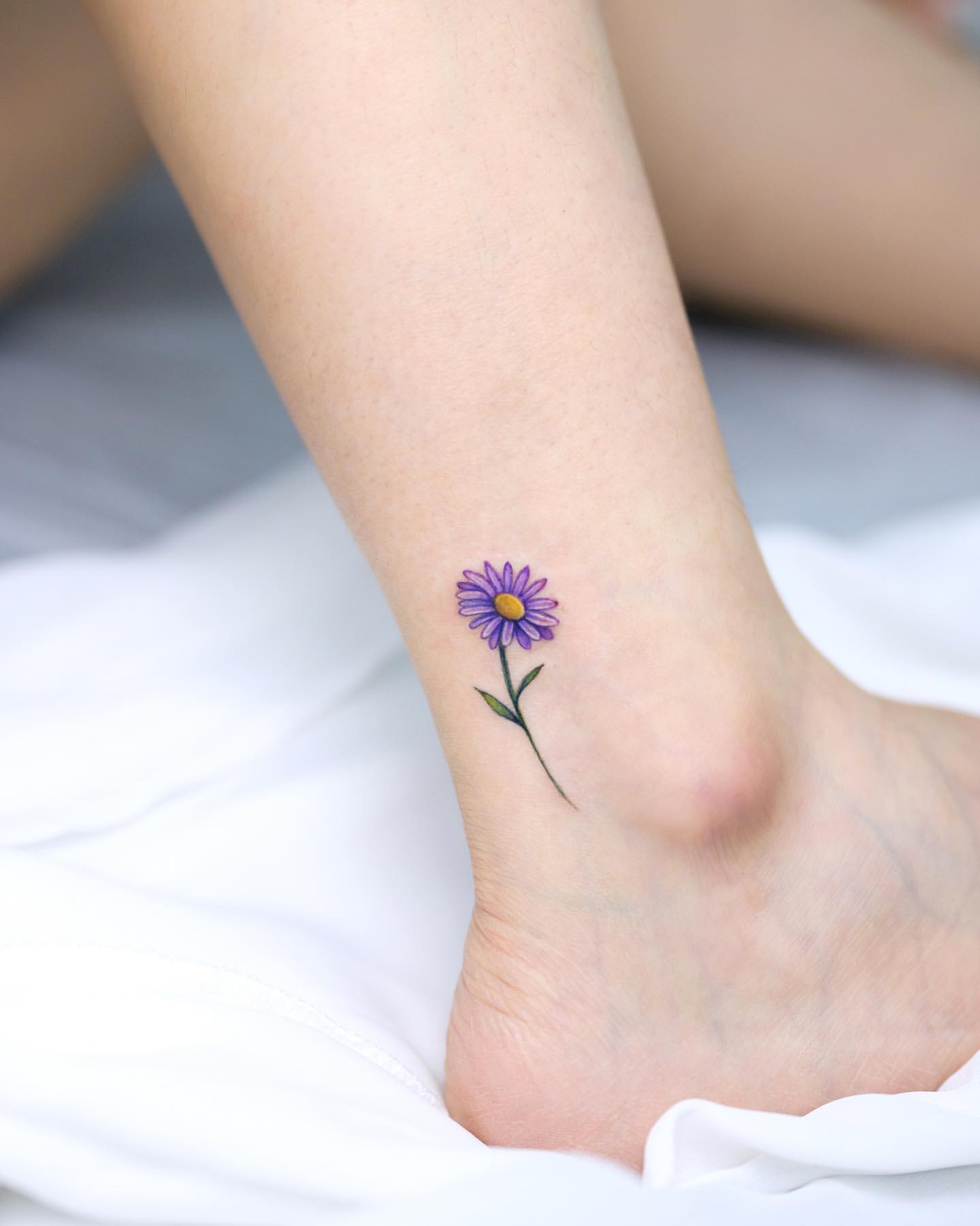 Small Flower Tattoo Ideas 26