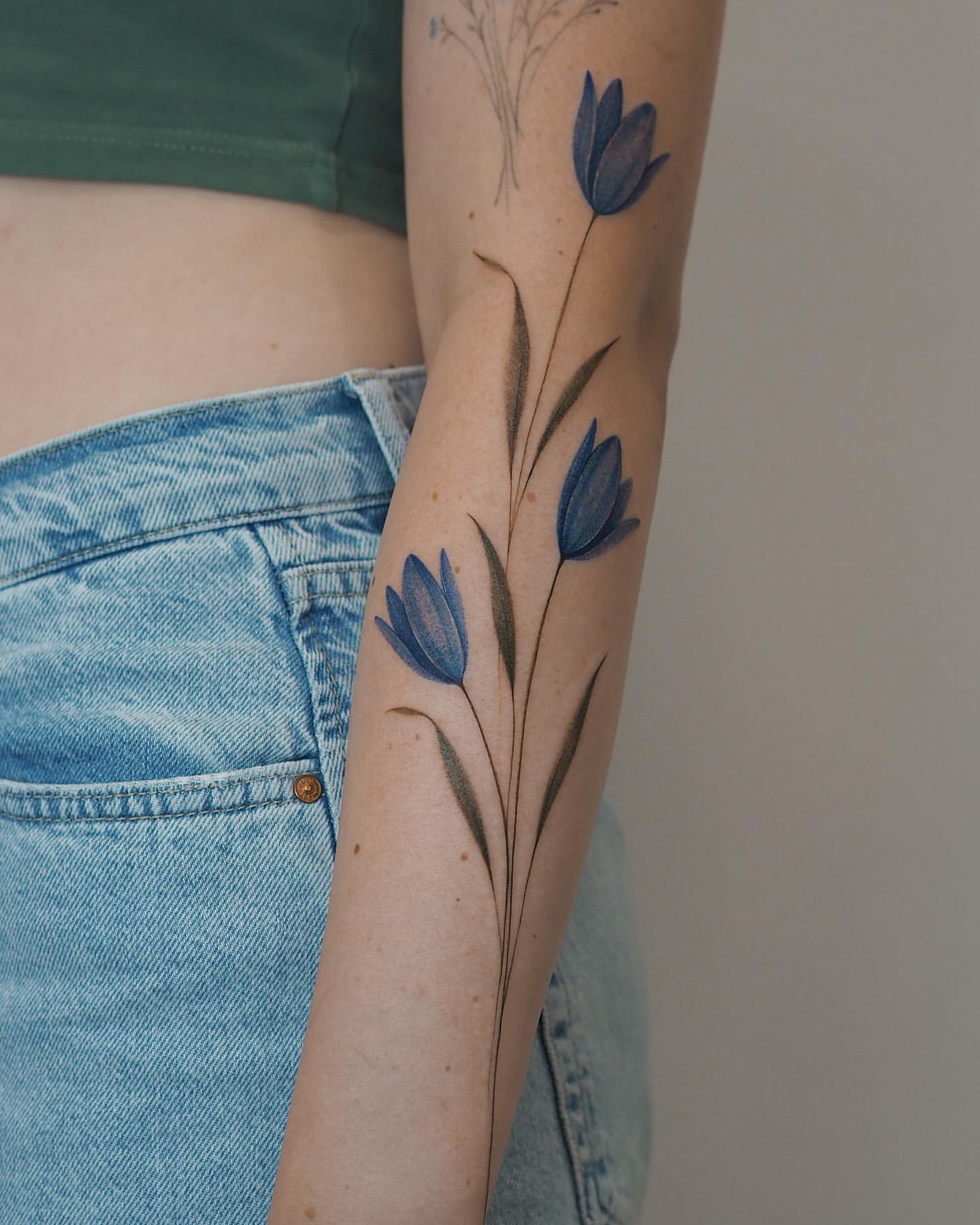 Tulip Tattoo Ideas 17