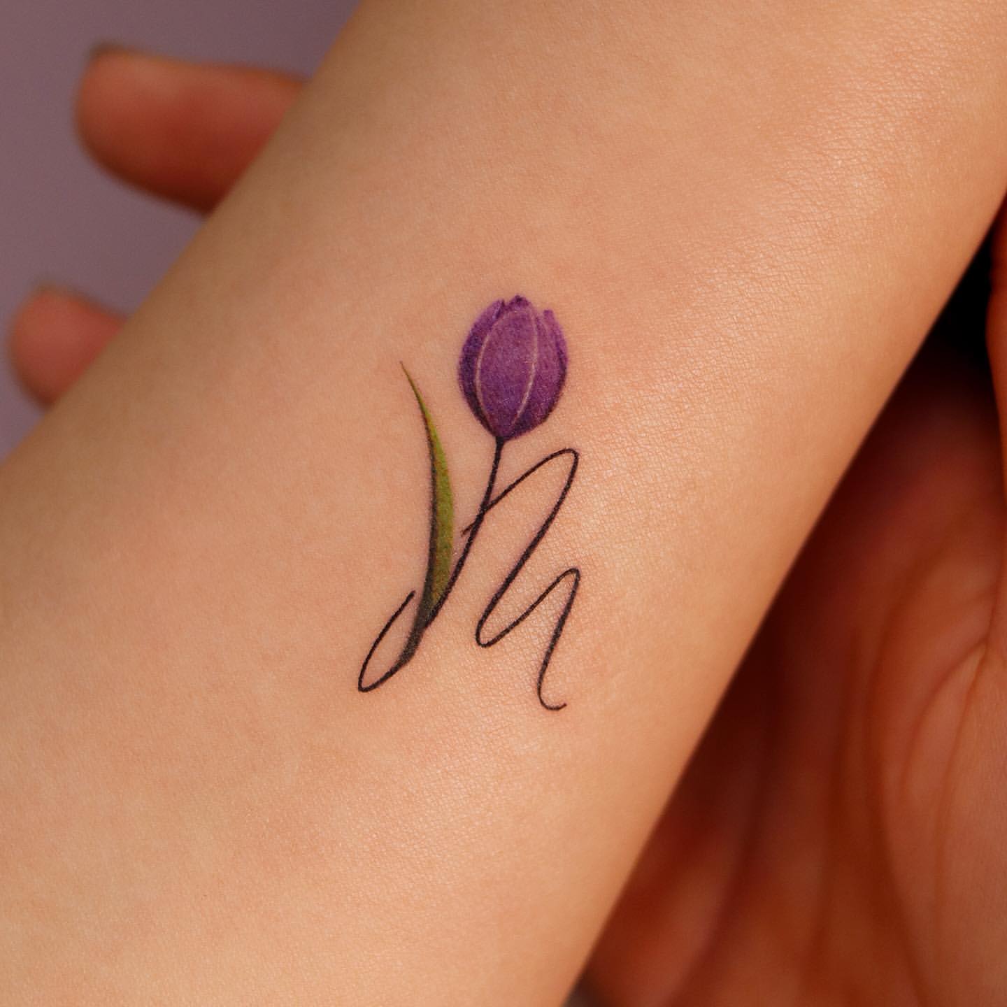Tulip Tattoo Ideas 23