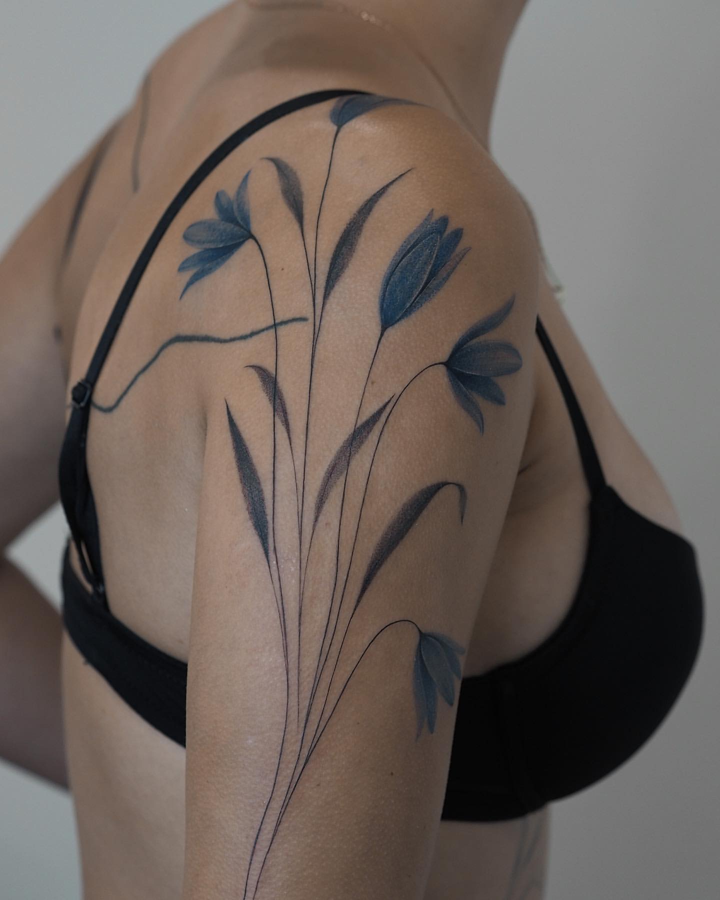 Tulip Tattoo Ideas 25