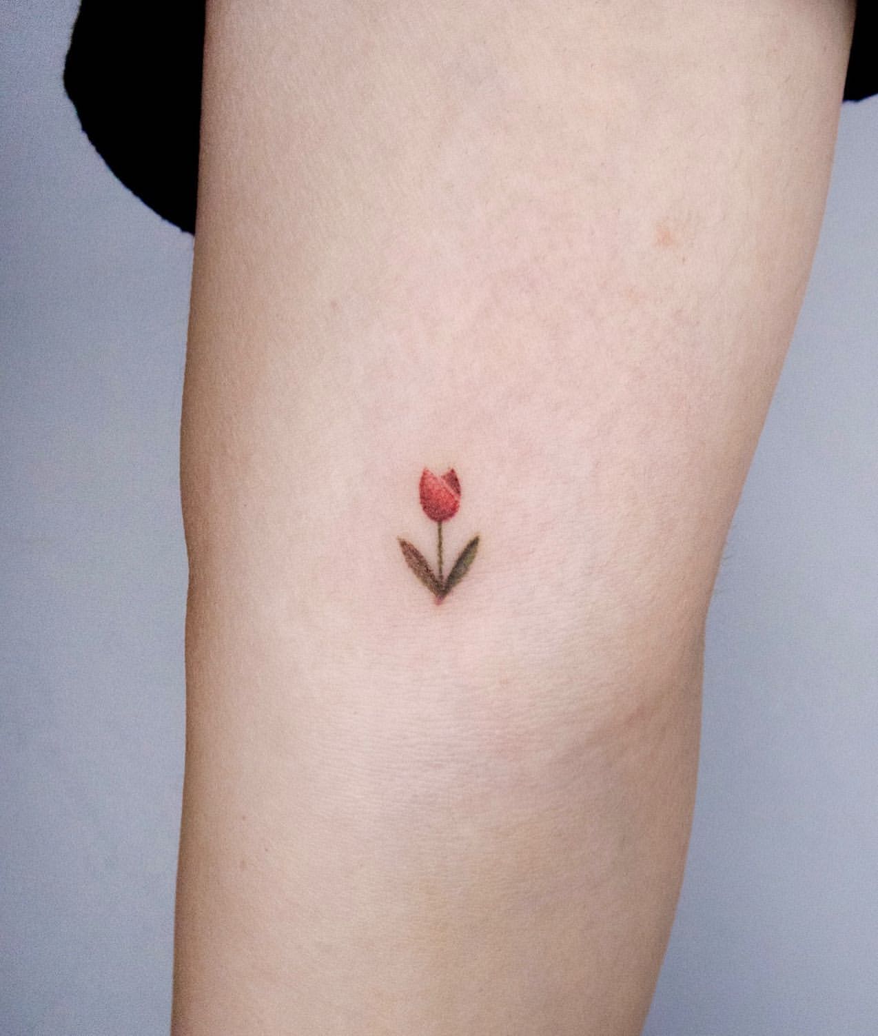 Tulip Tattoo Ideas 30