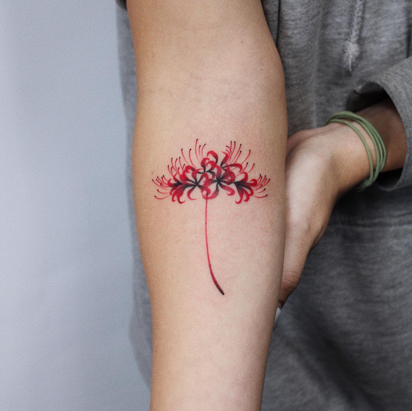 Spider Lily Tattoo Ideas 30