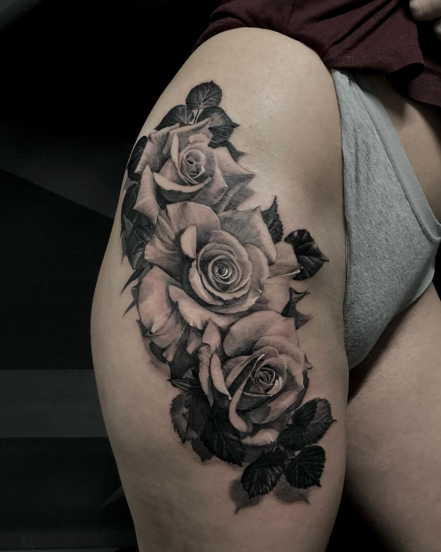 Rose Thigh Tattoo Ideas 5