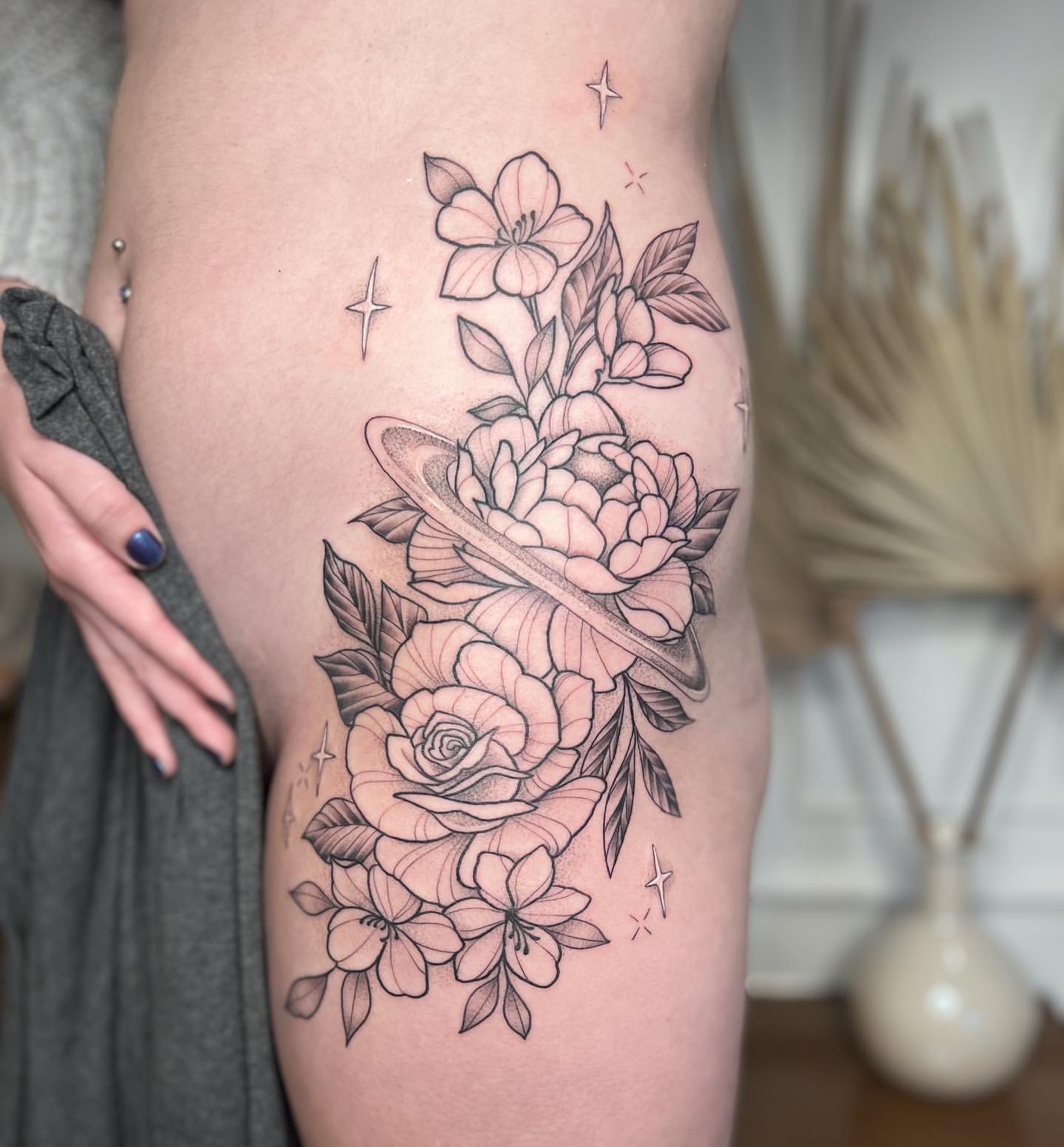 Rose Thigh Tattoo Ideas 12