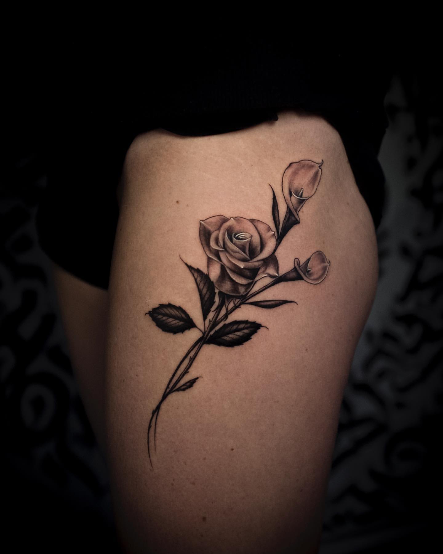 Rose Thigh Tattoo Ideas 14