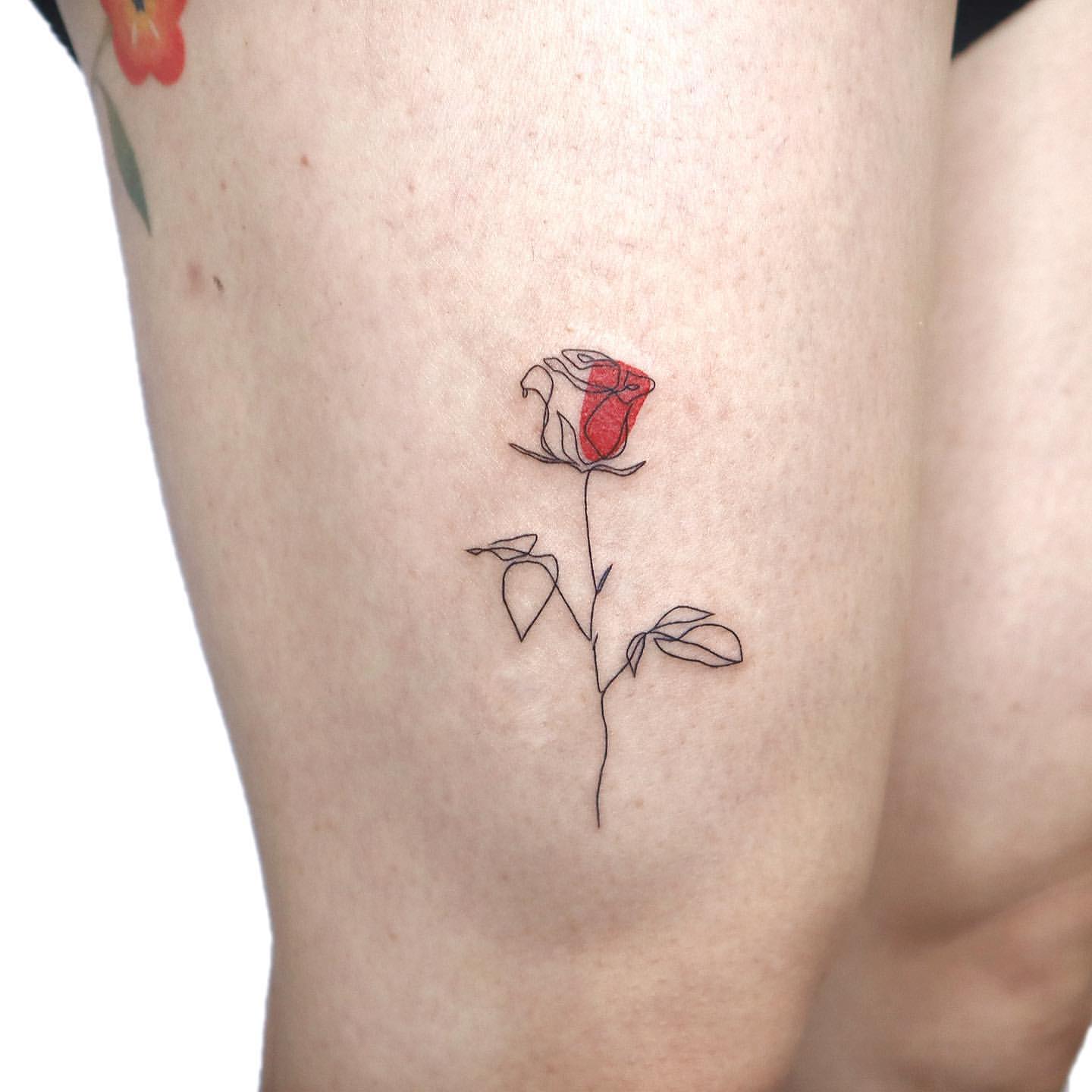 Rose Thigh Tattoo Ideas 16